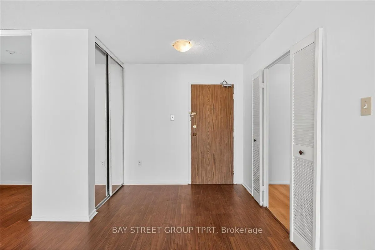 350 Seneca Hill Drive, #504