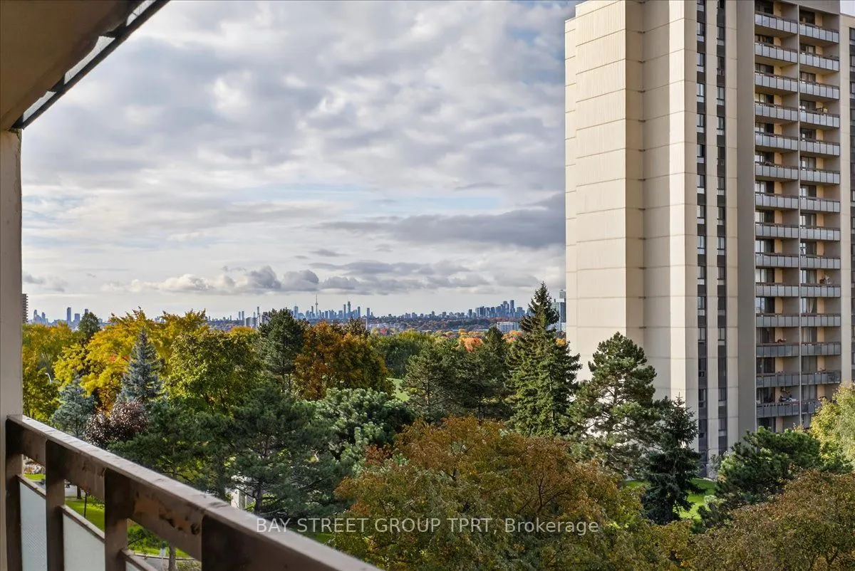 350 Seneca Hill Drive, #504