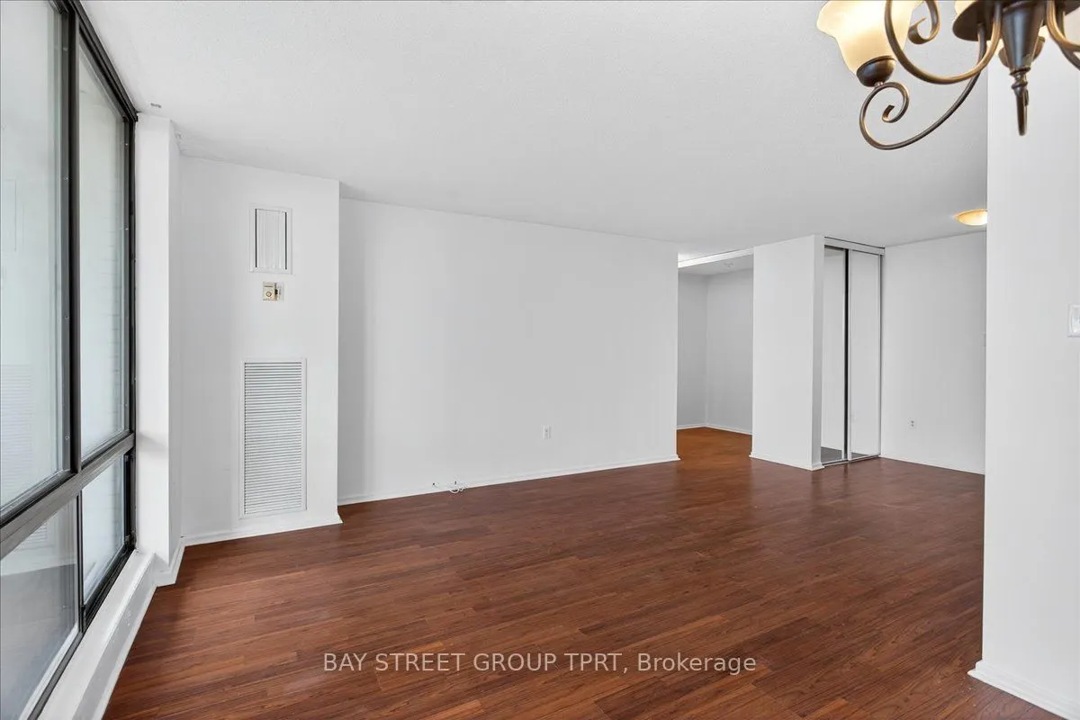 350 Seneca Hill Drive, #504