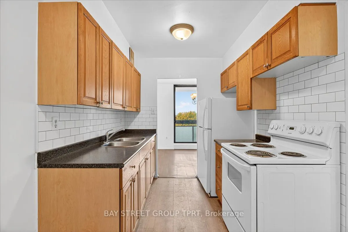 350 Seneca Hill Drive, #504