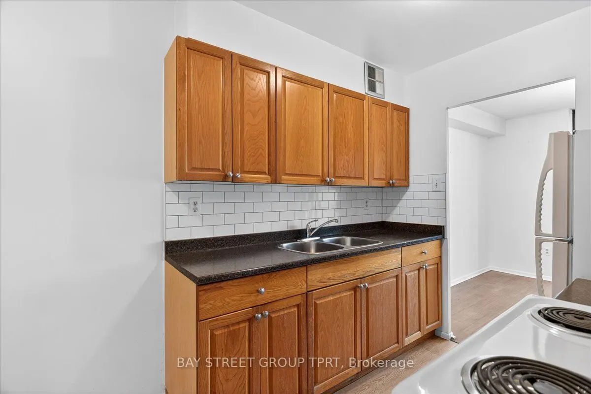 350 Seneca Hill Drive, #504