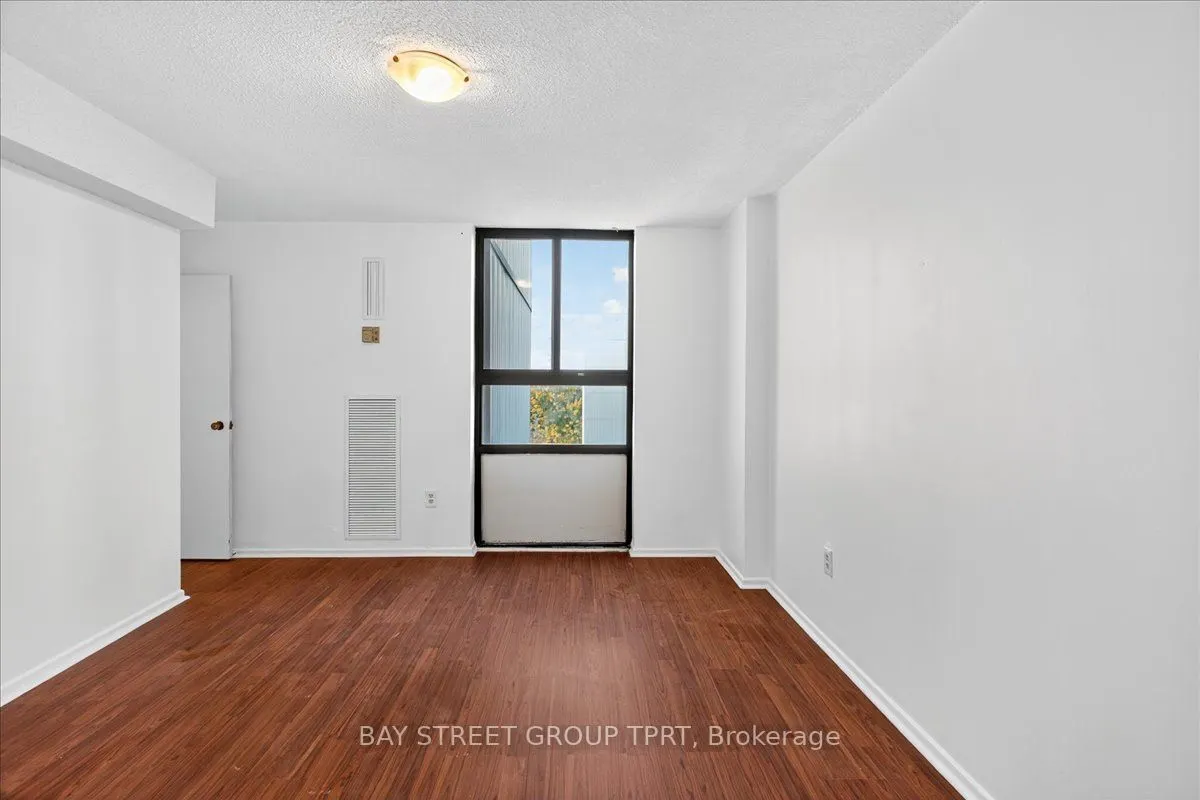 350 Seneca Hill Drive, #504