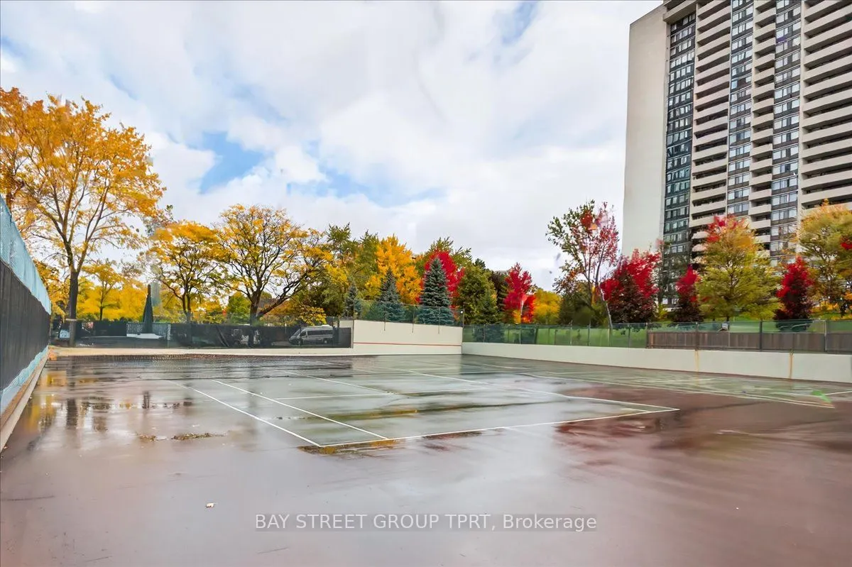 350 Seneca Hill Drive, #504