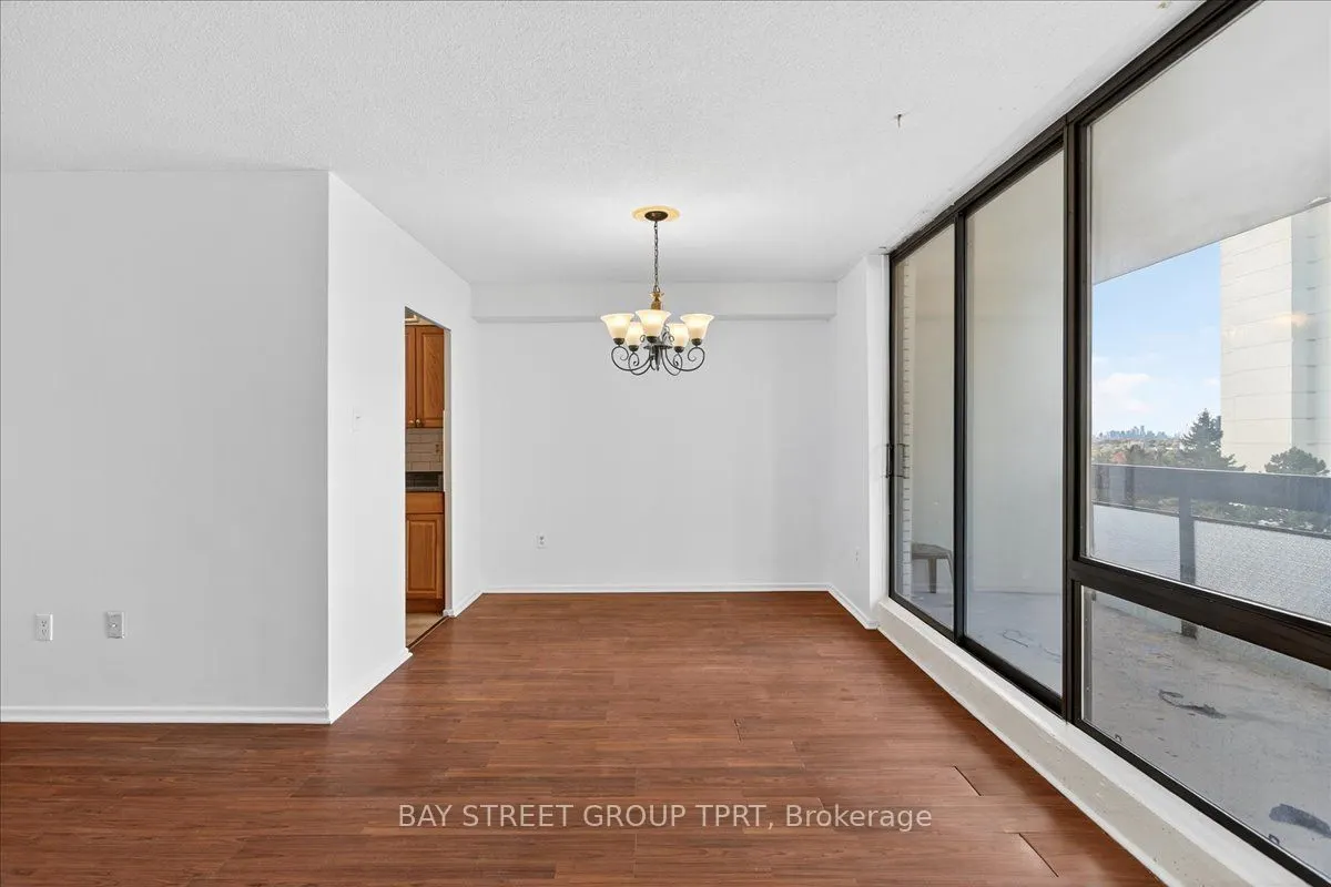 350 Seneca Hill Drive, #504