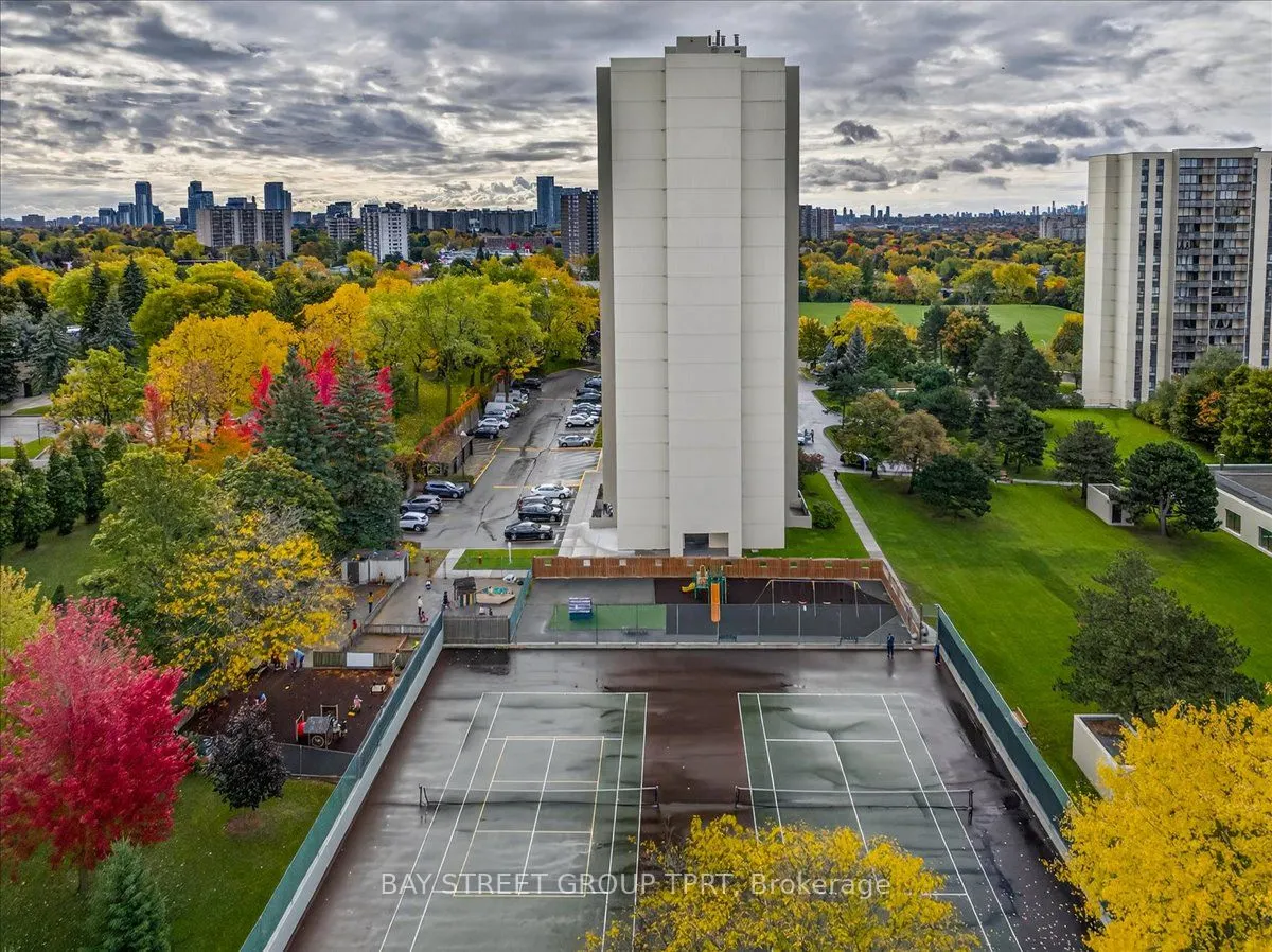 350 Seneca Hill Drive, #504