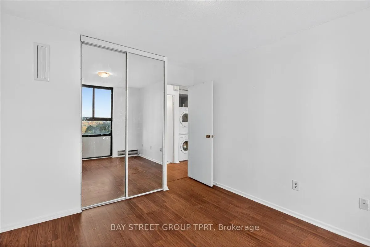 350 Seneca Hill Drive, #504