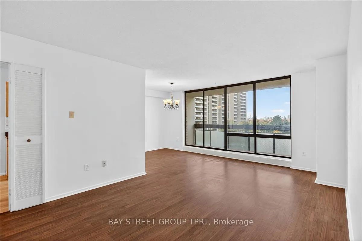 350 Seneca Hill Drive, #504