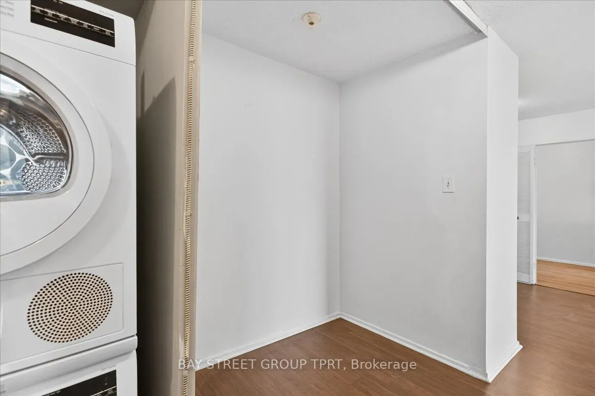 350 Seneca Hill Drive, #504