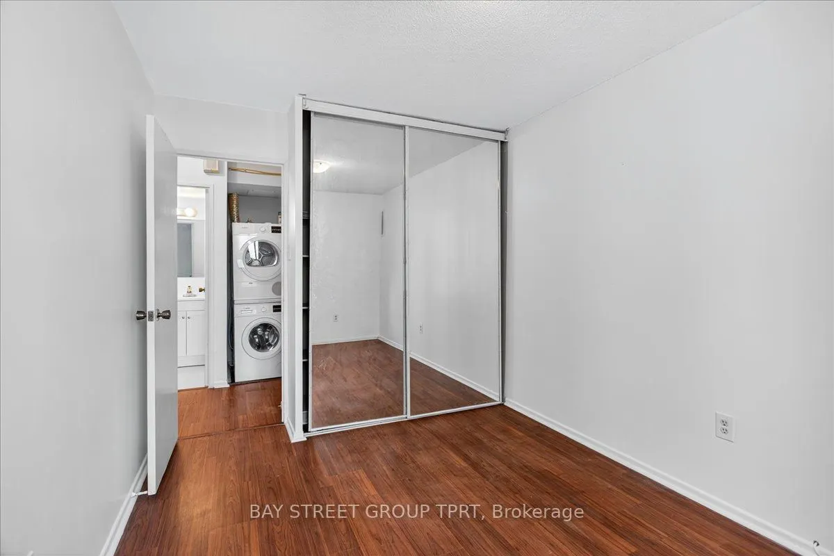 350 Seneca Hill Drive, #504