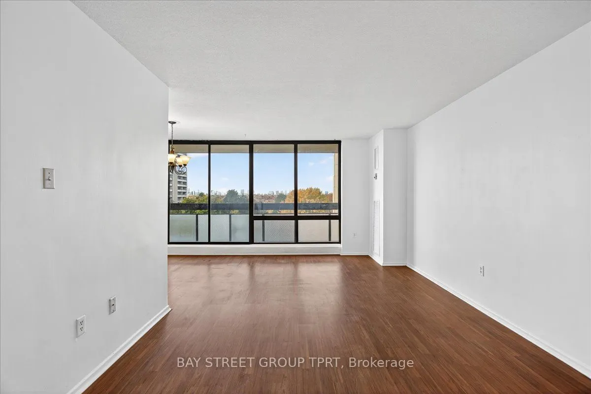 350 Seneca Hill Drive, #504