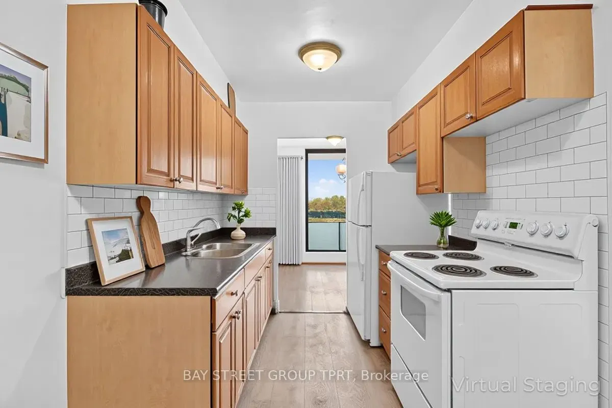 350 Seneca Hill Drive, #504