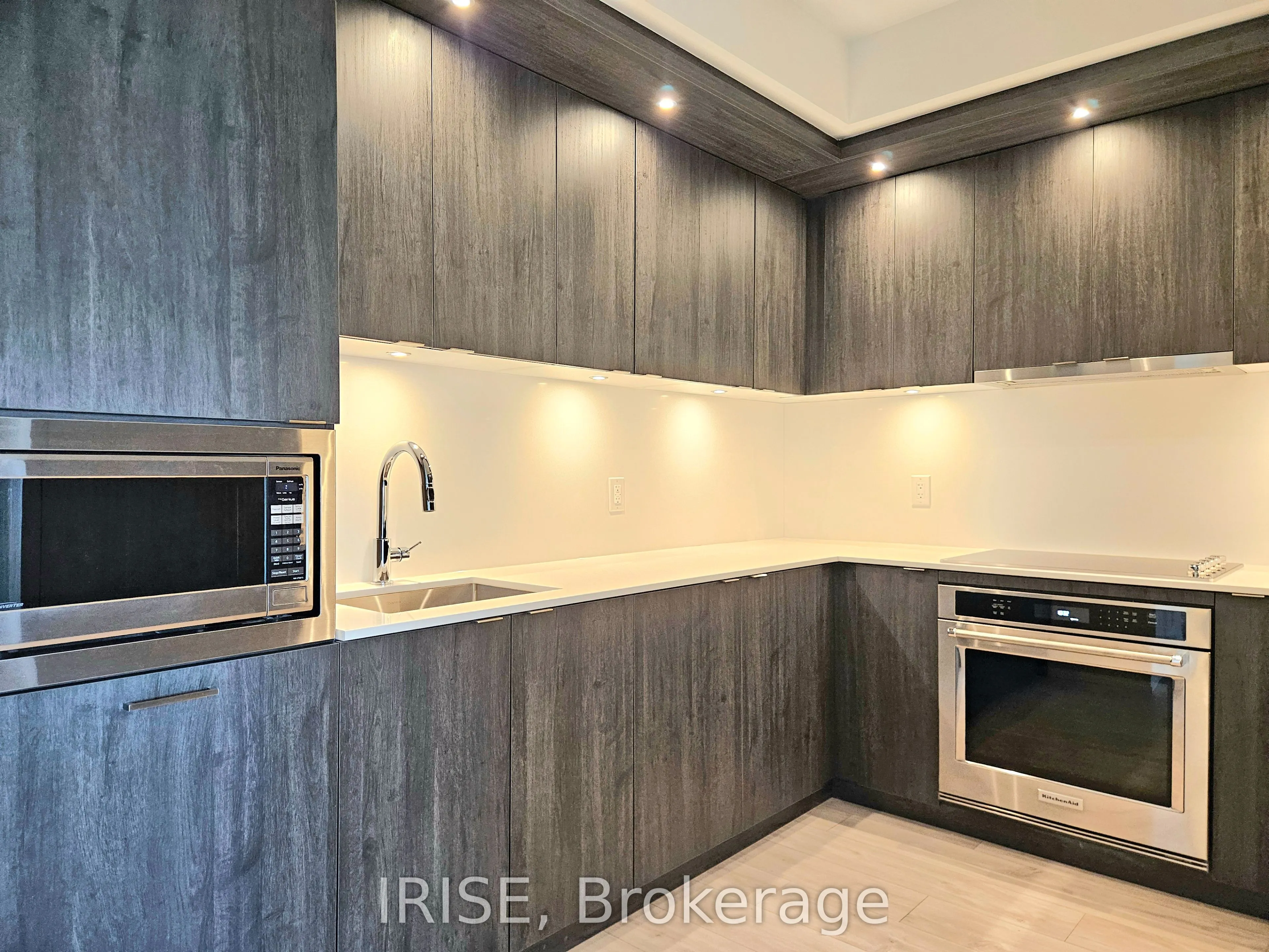 115 Denison Avenue, #611