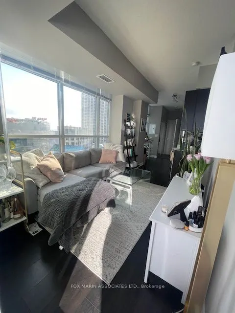 15 Bruyeres Mews, #1204