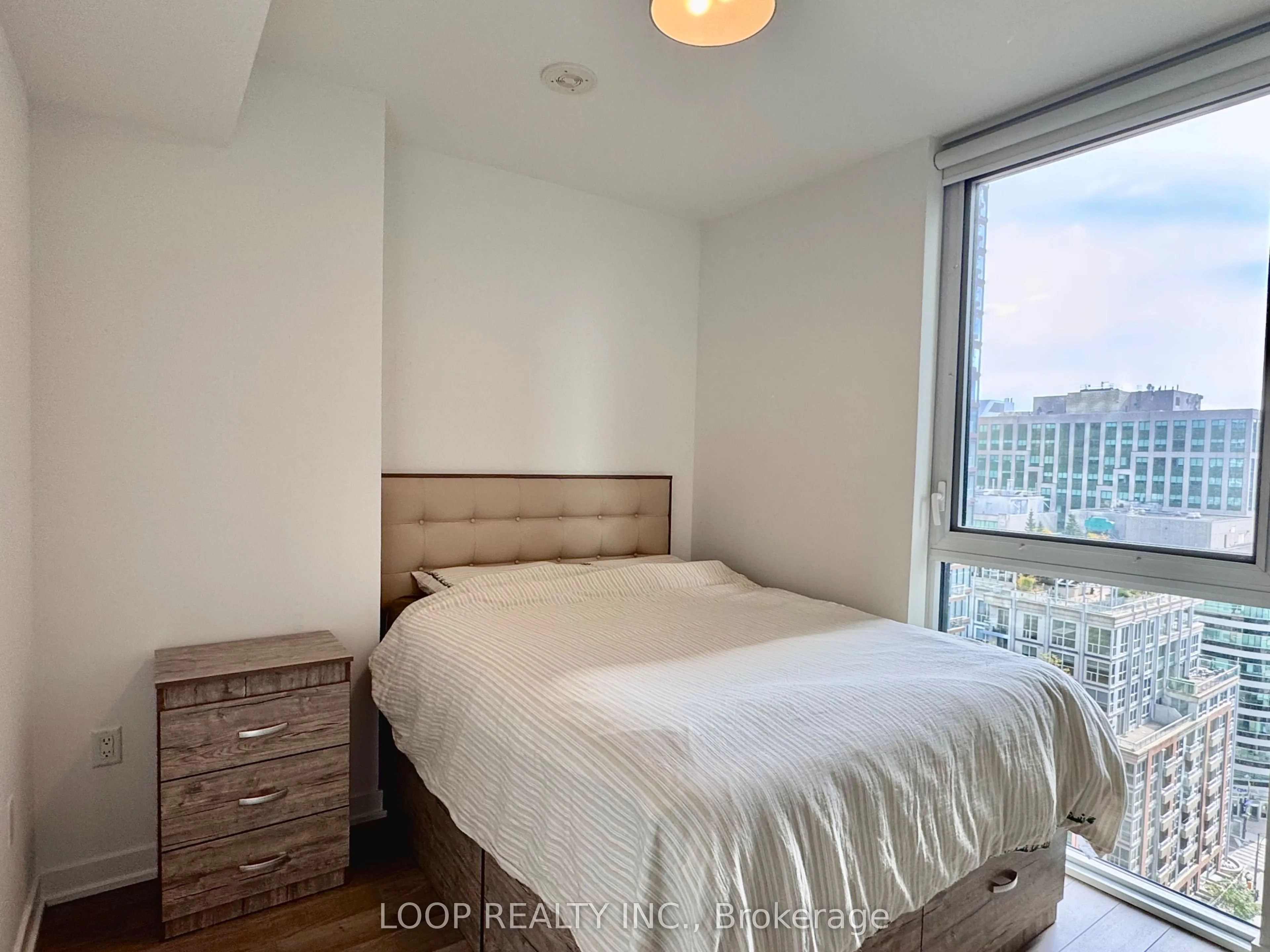 357 King Street W, #1308