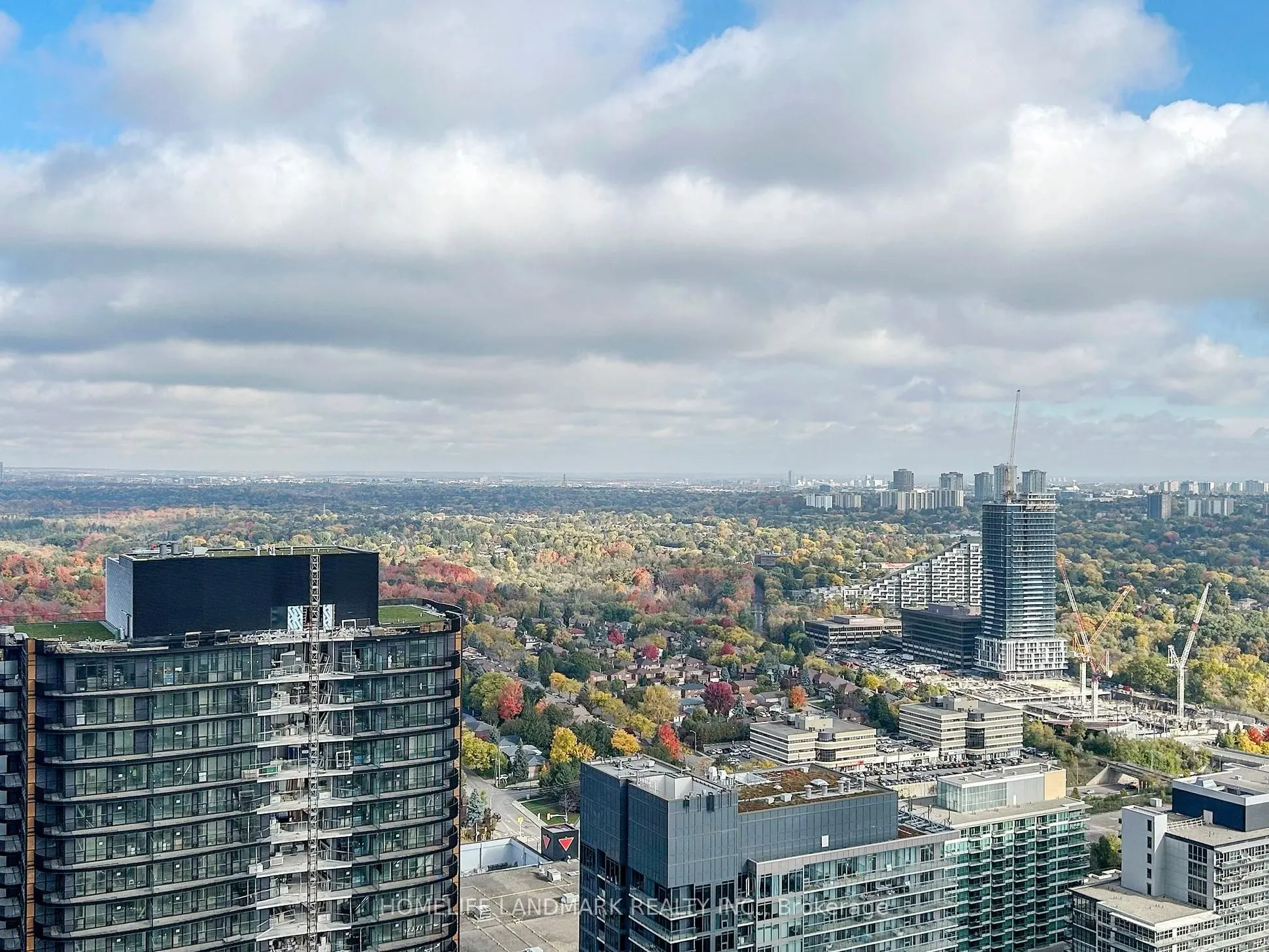 95 Mcmahom Drive, #4007