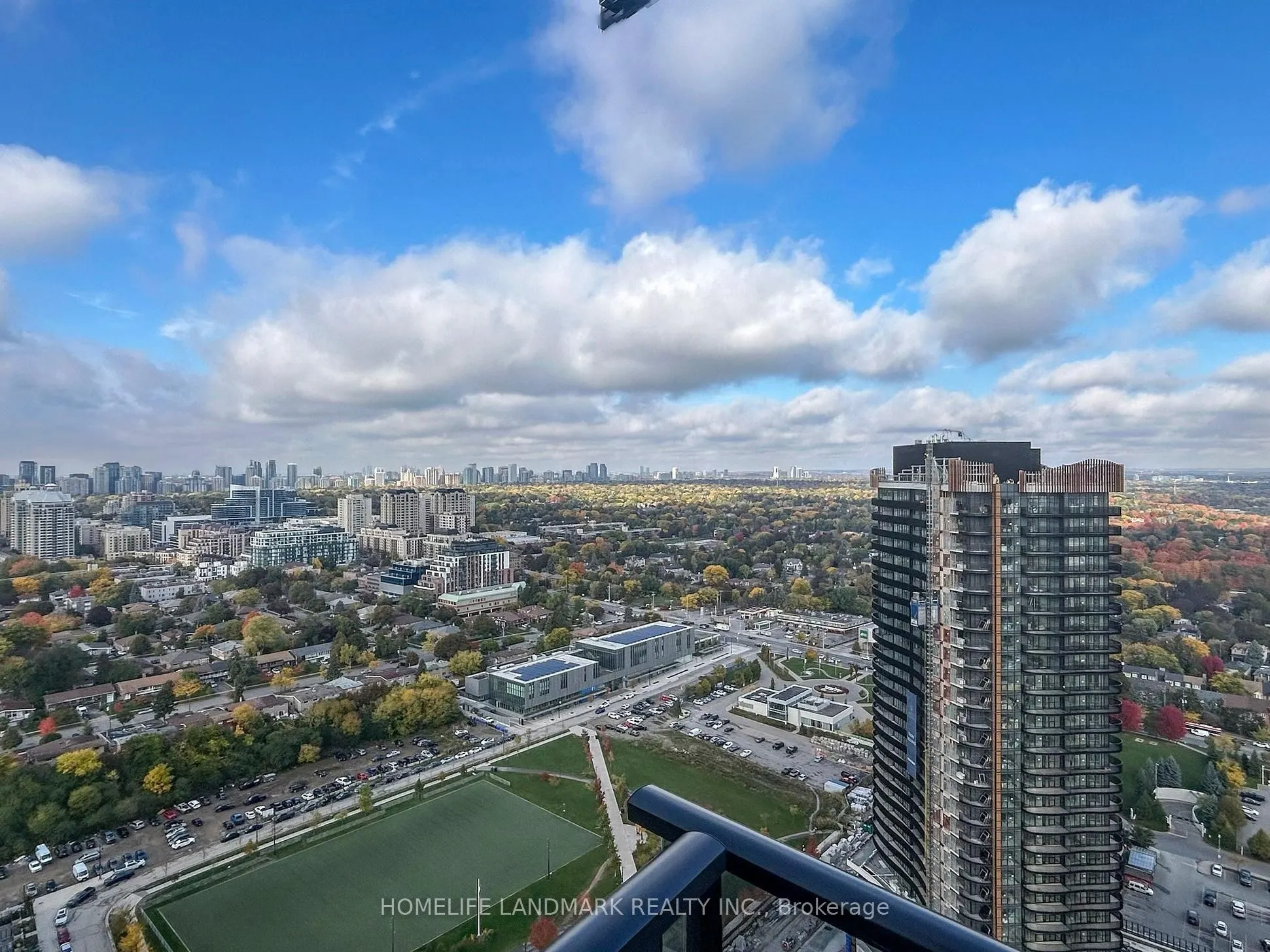 95 Mcmahom Drive, #4007