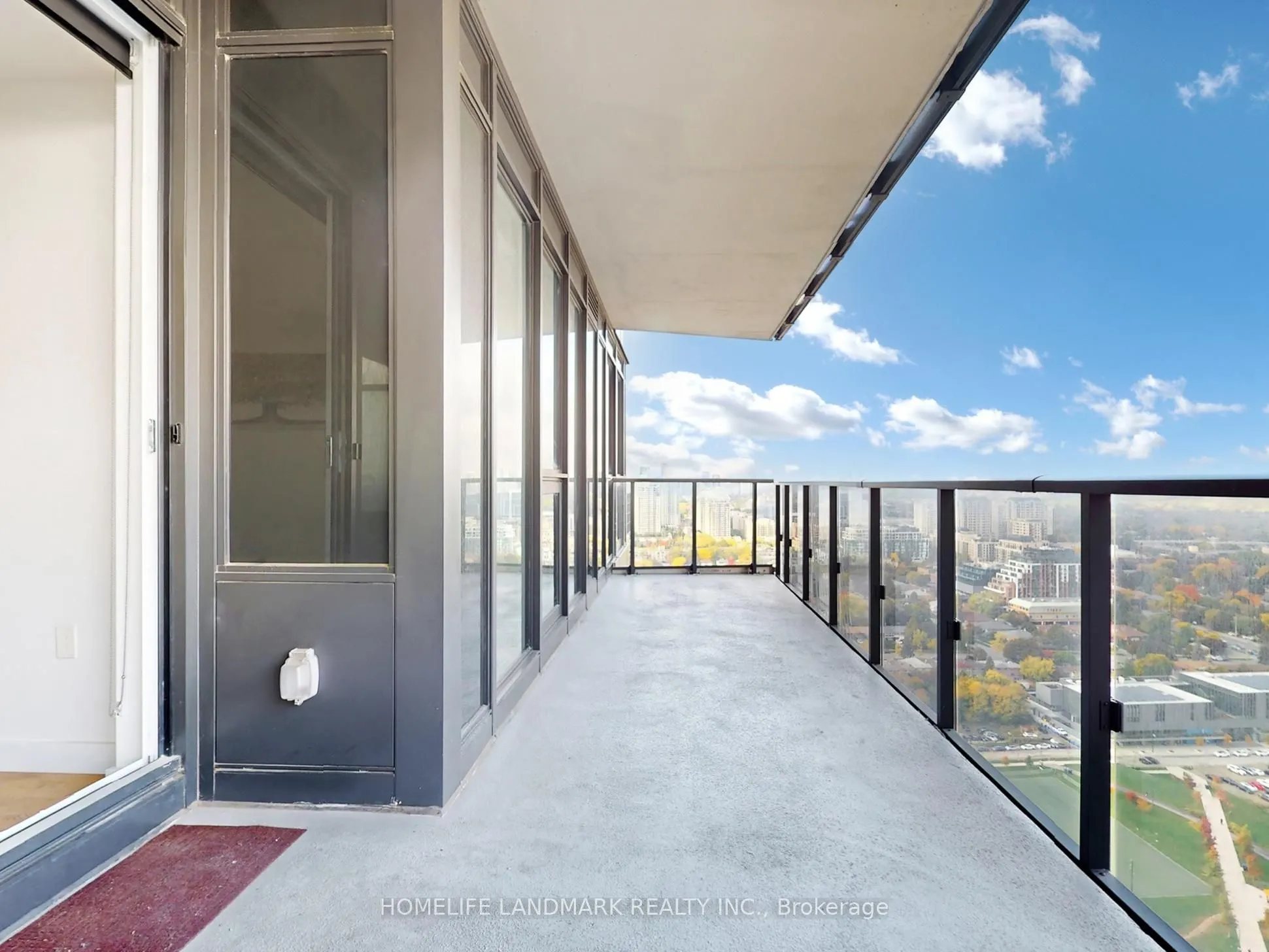 95 Mcmahom Drive, #4007