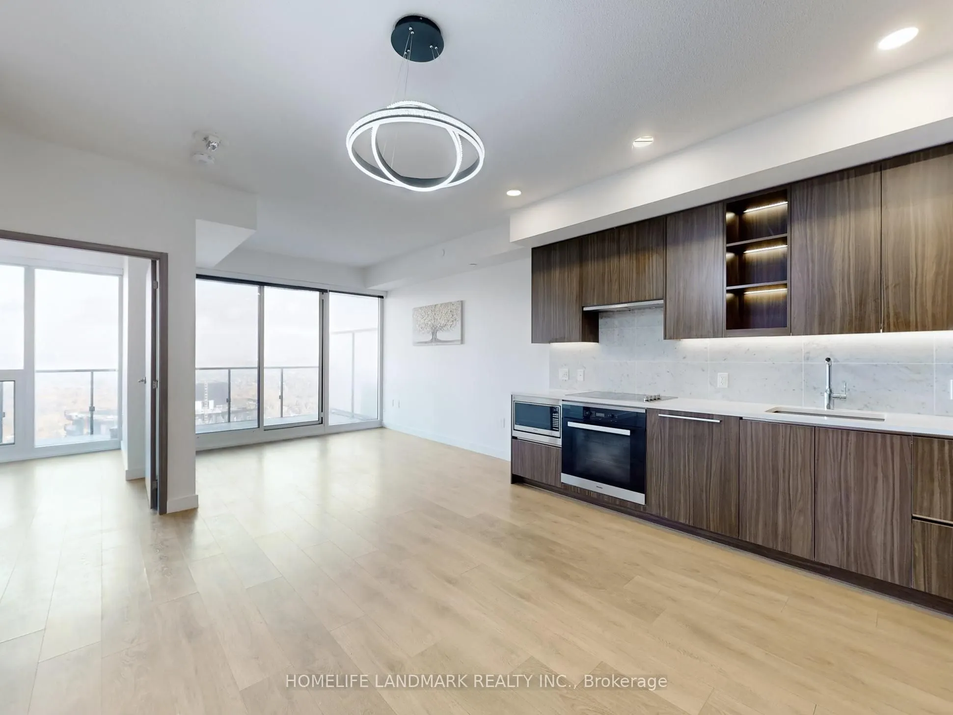 95 Mcmahom Drive, #4007