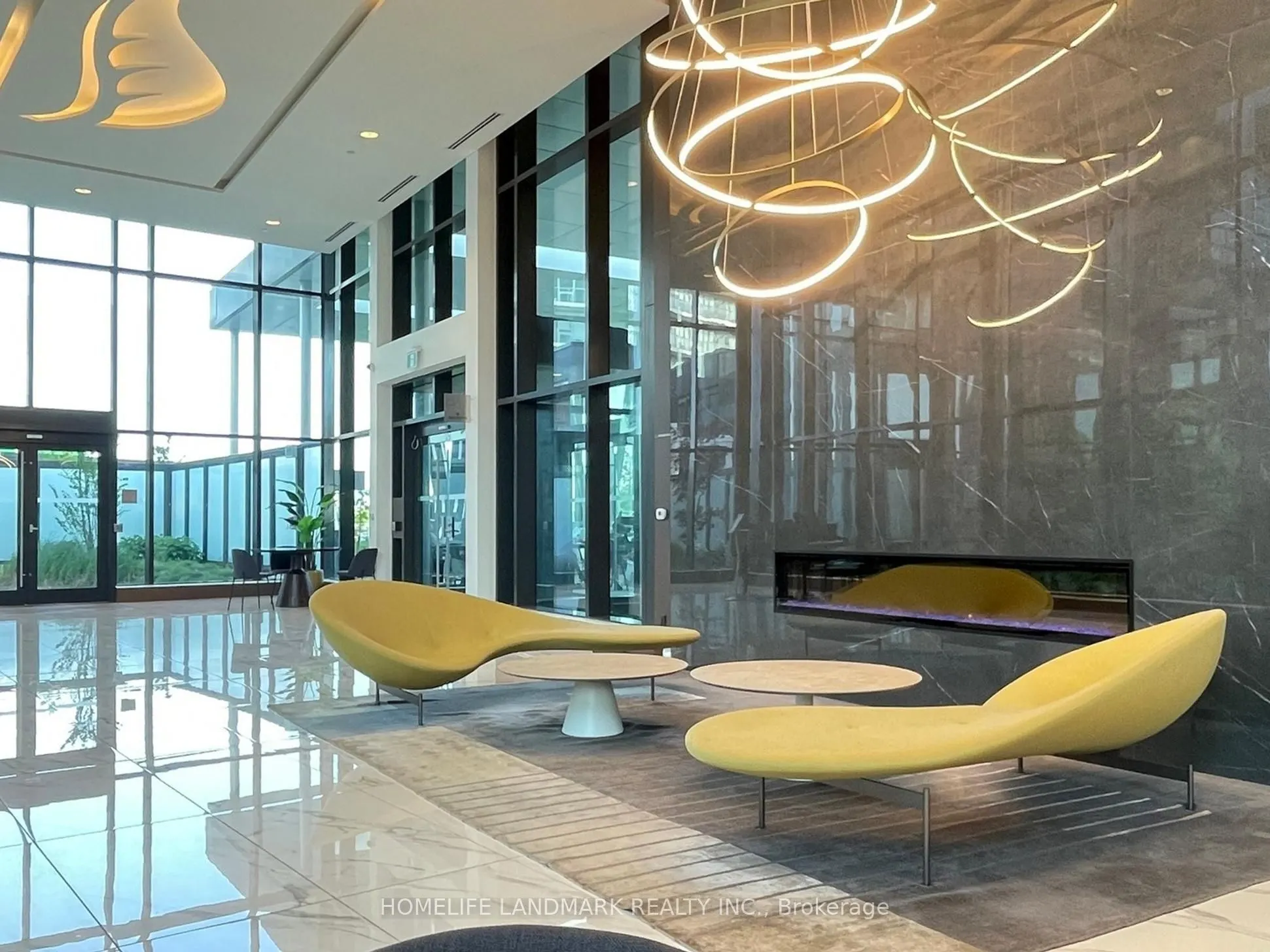 95 Mcmahom Drive, #4007