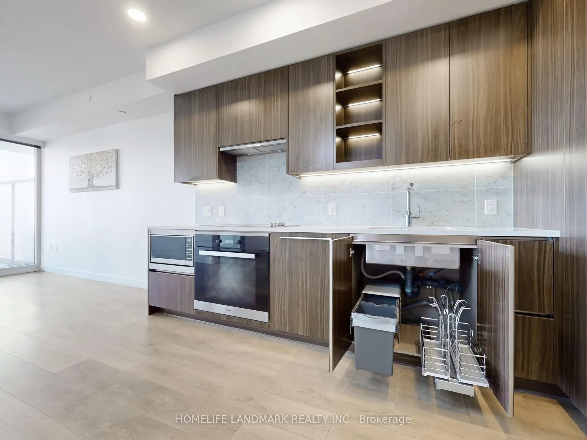 95 Mcmahom Drive, #4007