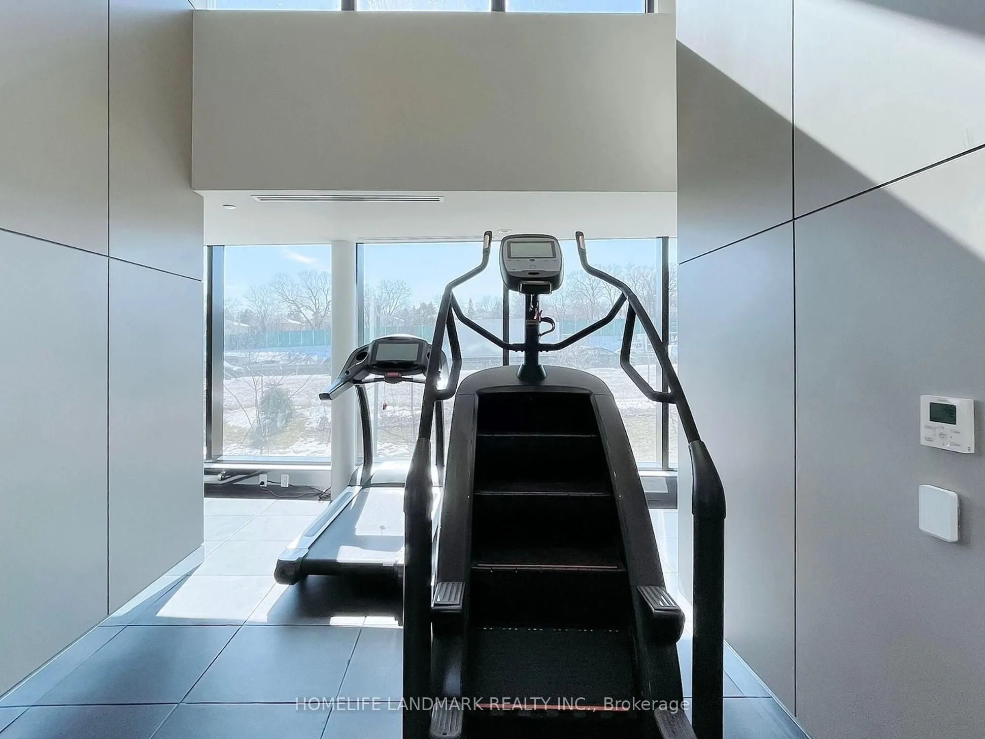 95 Mcmahom Drive, #4007