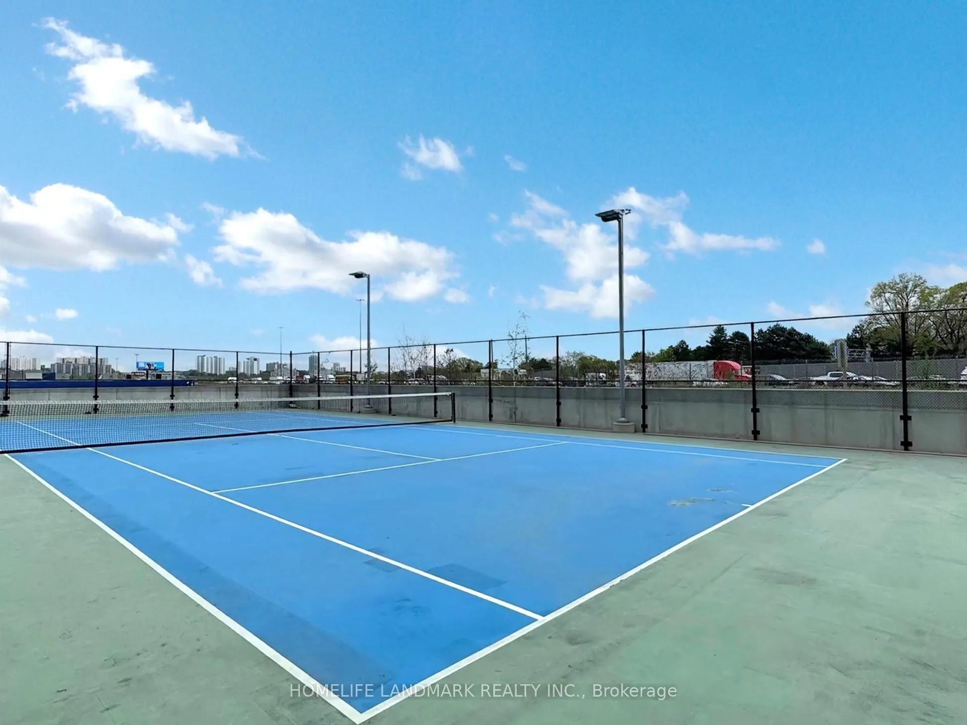 95 Mcmahom Drive, #4007