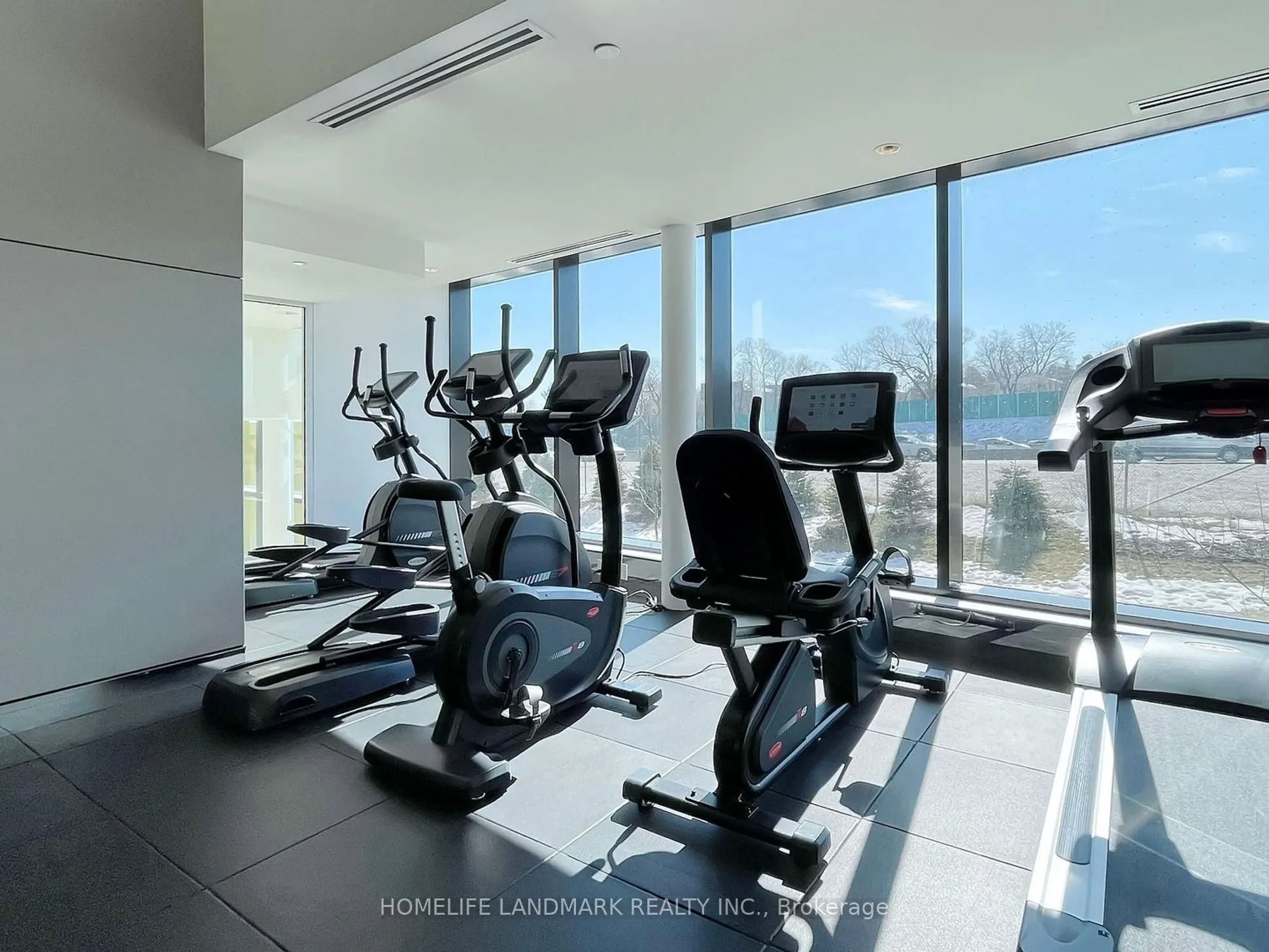 95 Mcmahom Drive, #4007