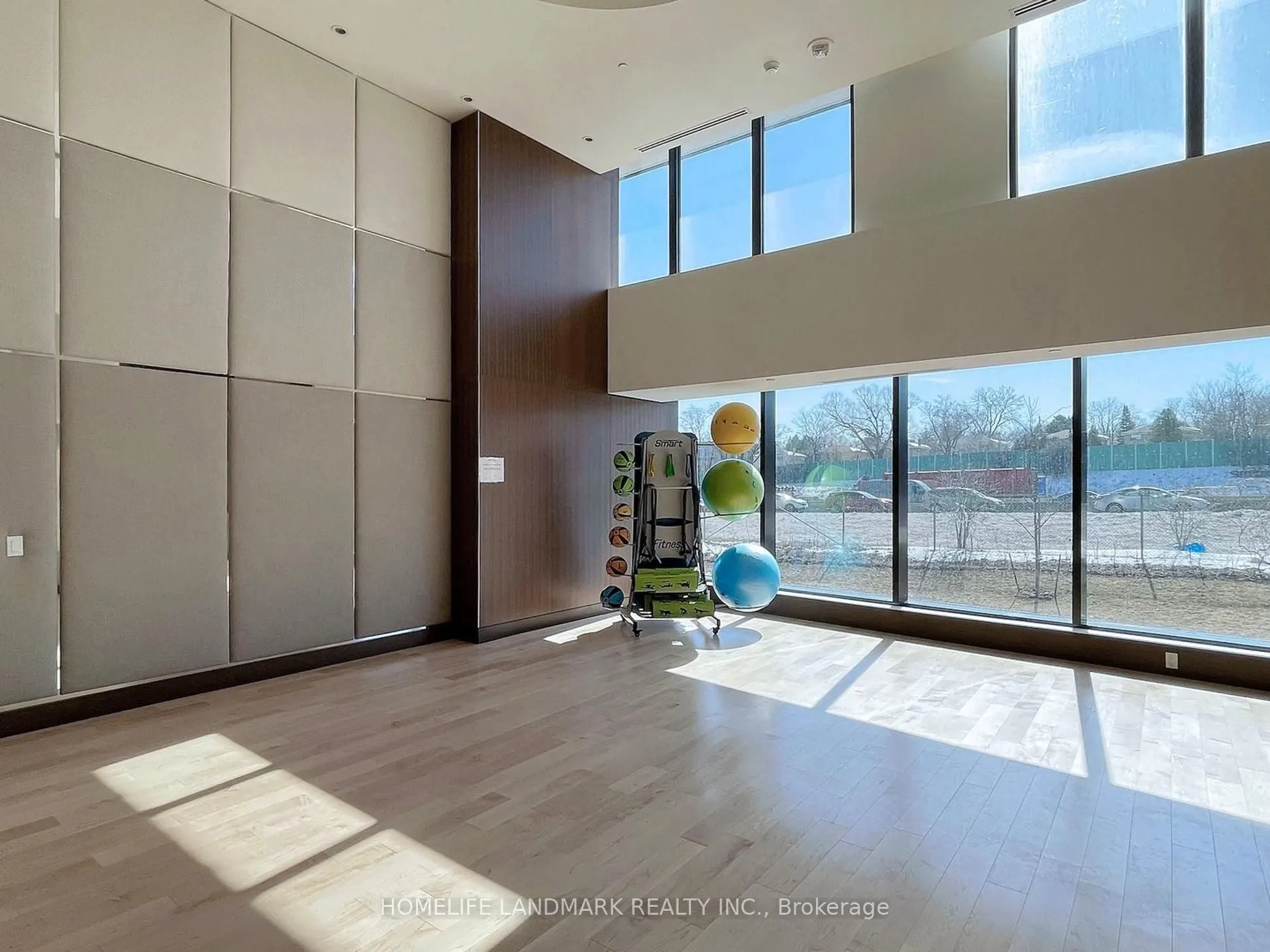 95 Mcmahom Drive, #4007