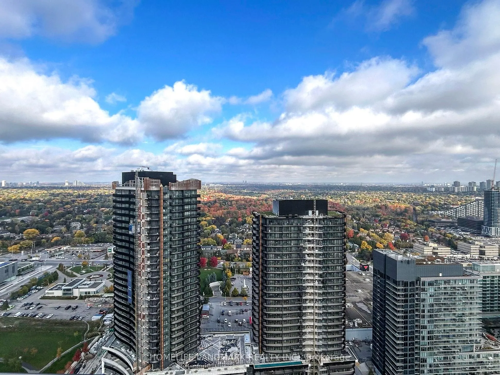 95 Mcmahom Drive, #4007