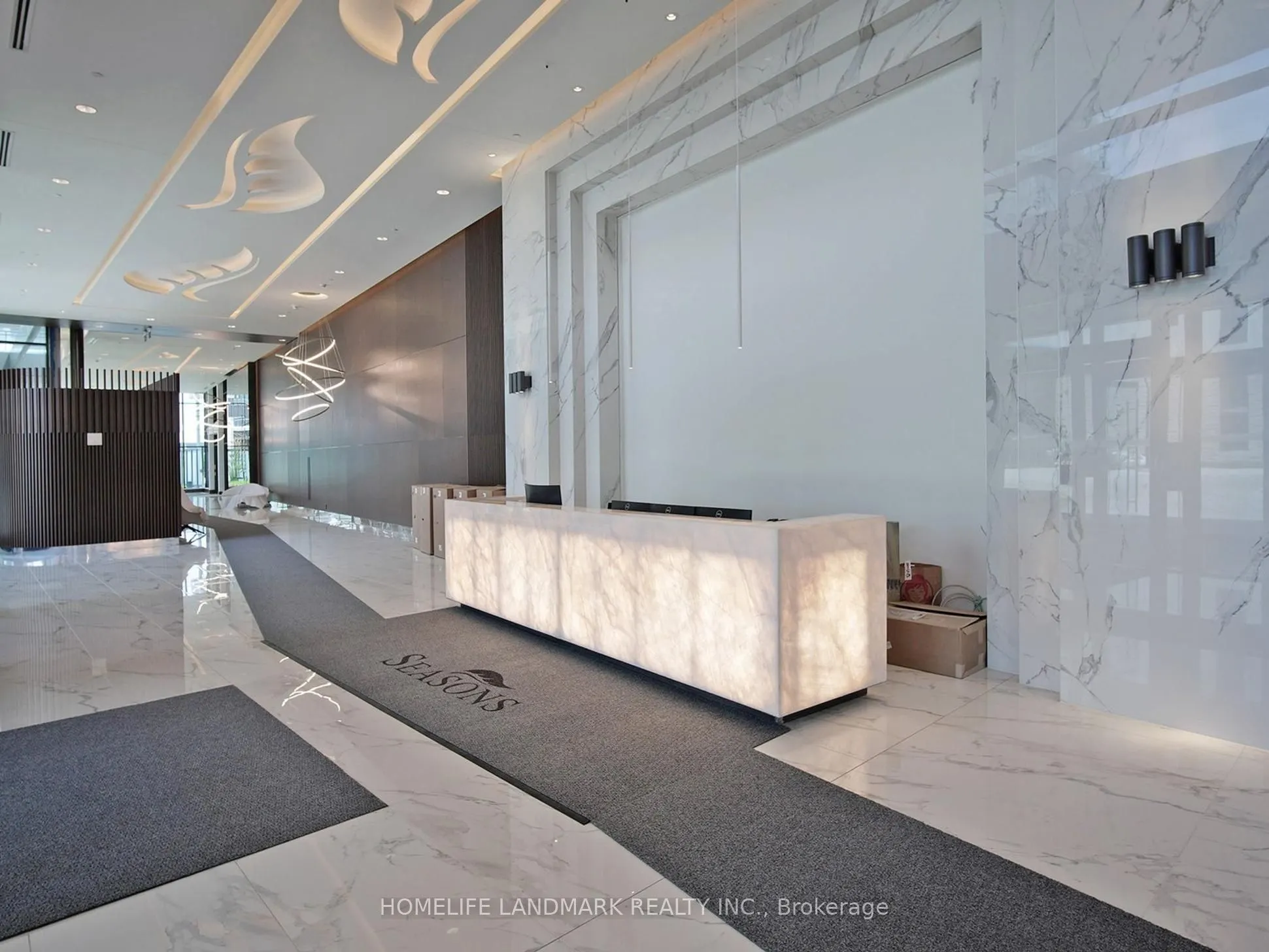 95 Mcmahom Drive, #4007