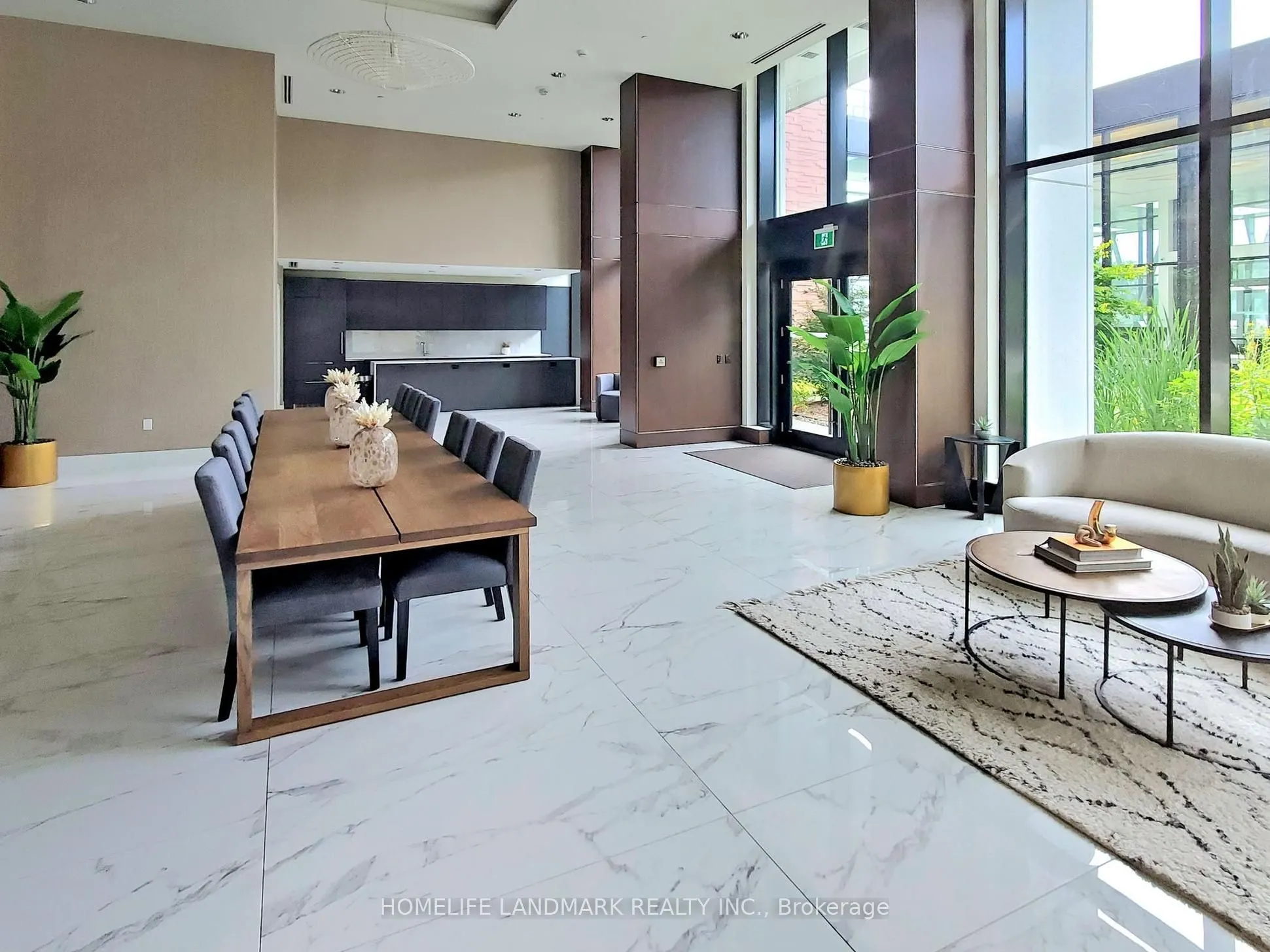 95 Mcmahom Drive, #4007