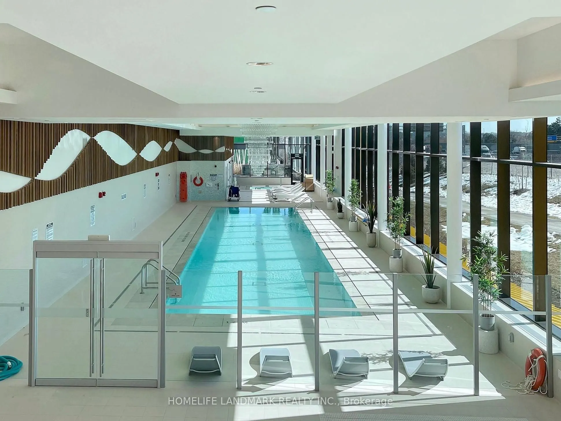 95 Mcmahom Drive, #4007