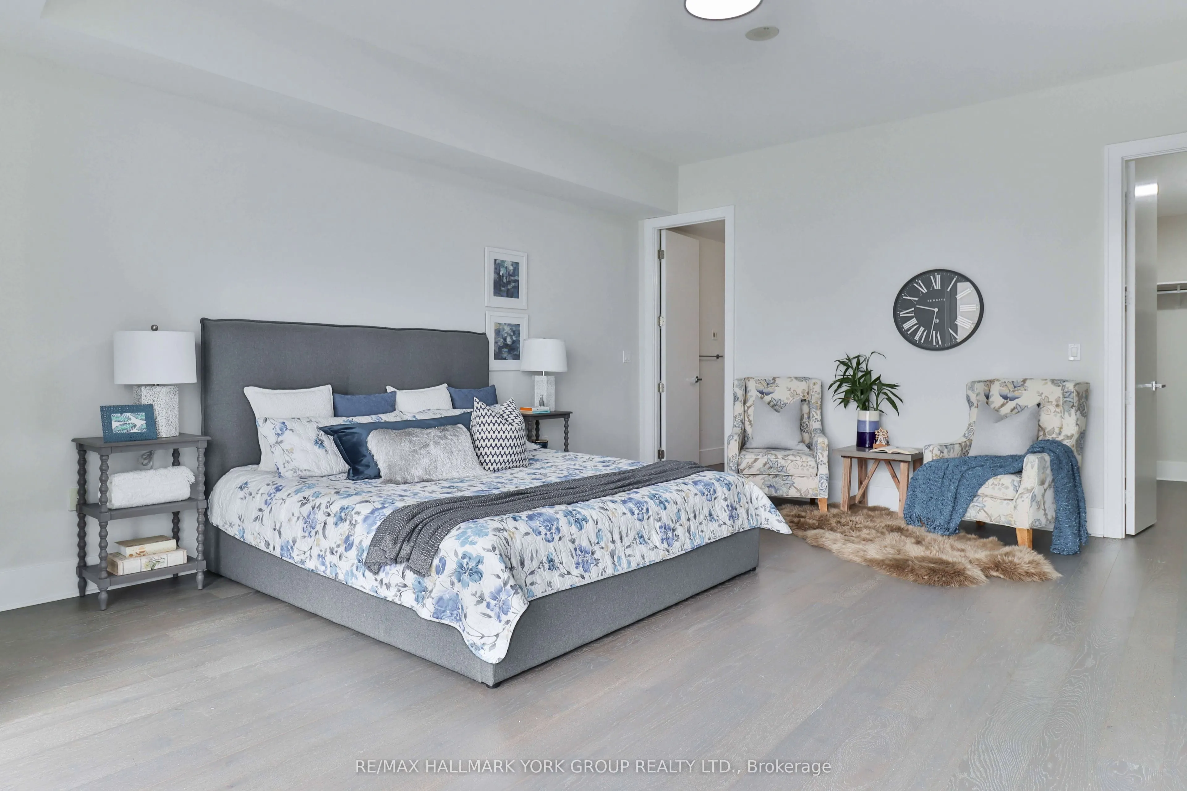 29 Queens Quay E, #505