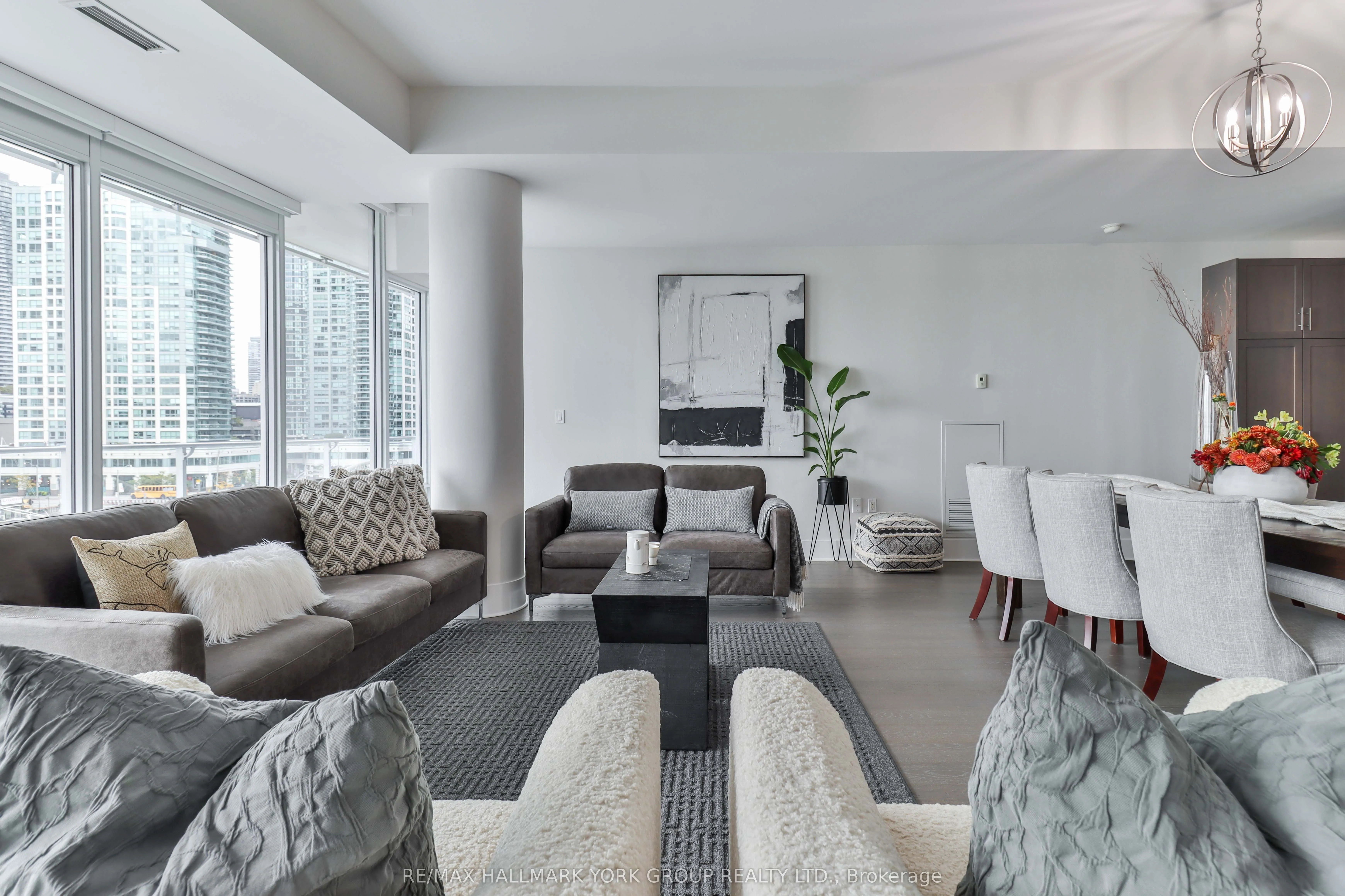 29 Queens Quay E, #505