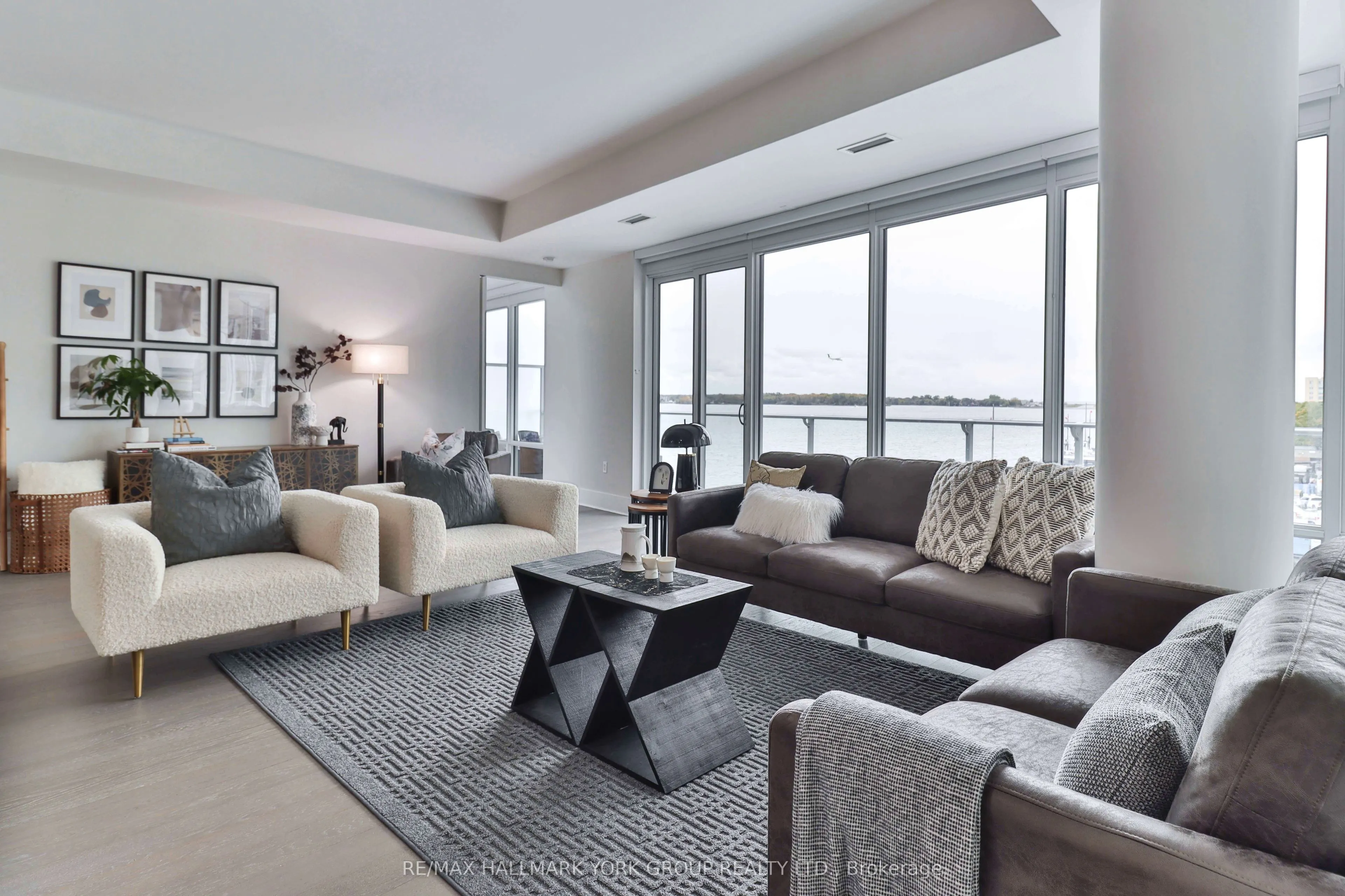 29 Queens Quay E, #505