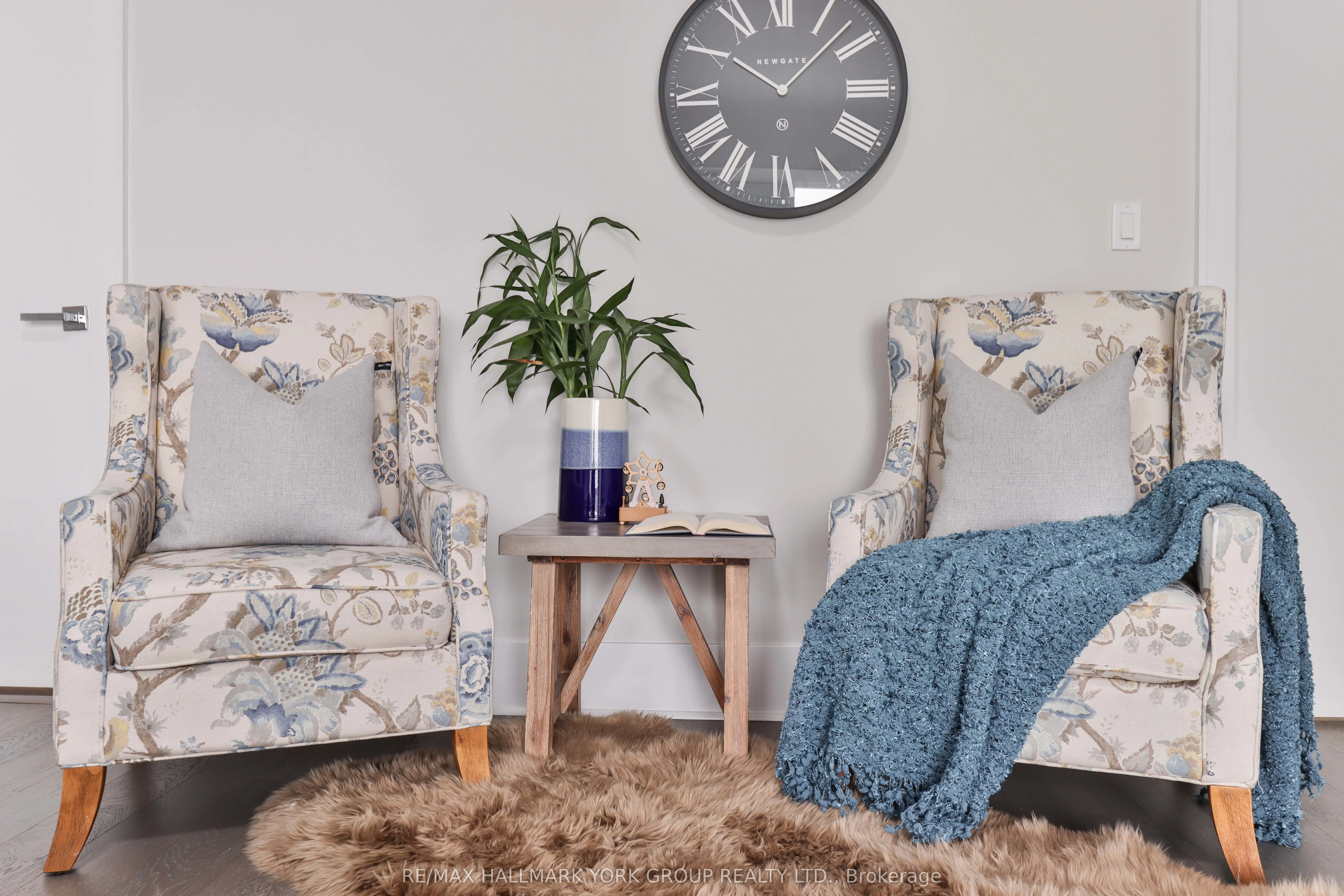 29 Queens Quay E, #505