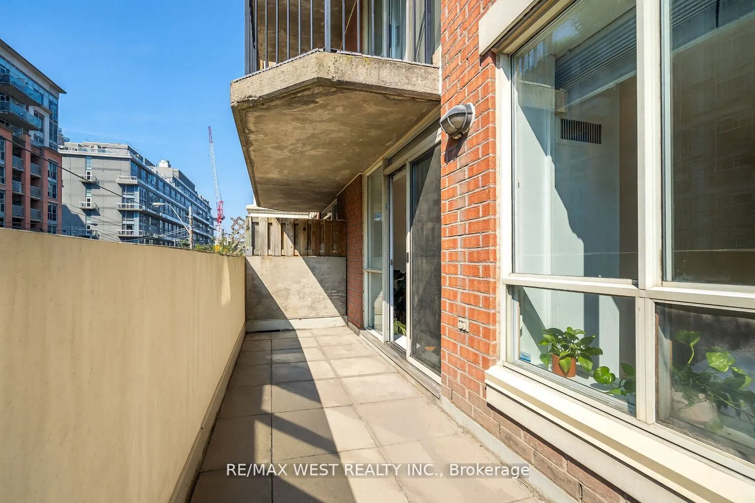 1000 King Street W, #209