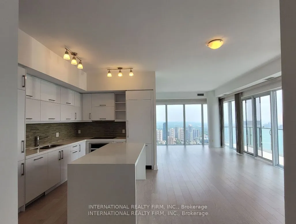 1080 Bay Street N, #4901