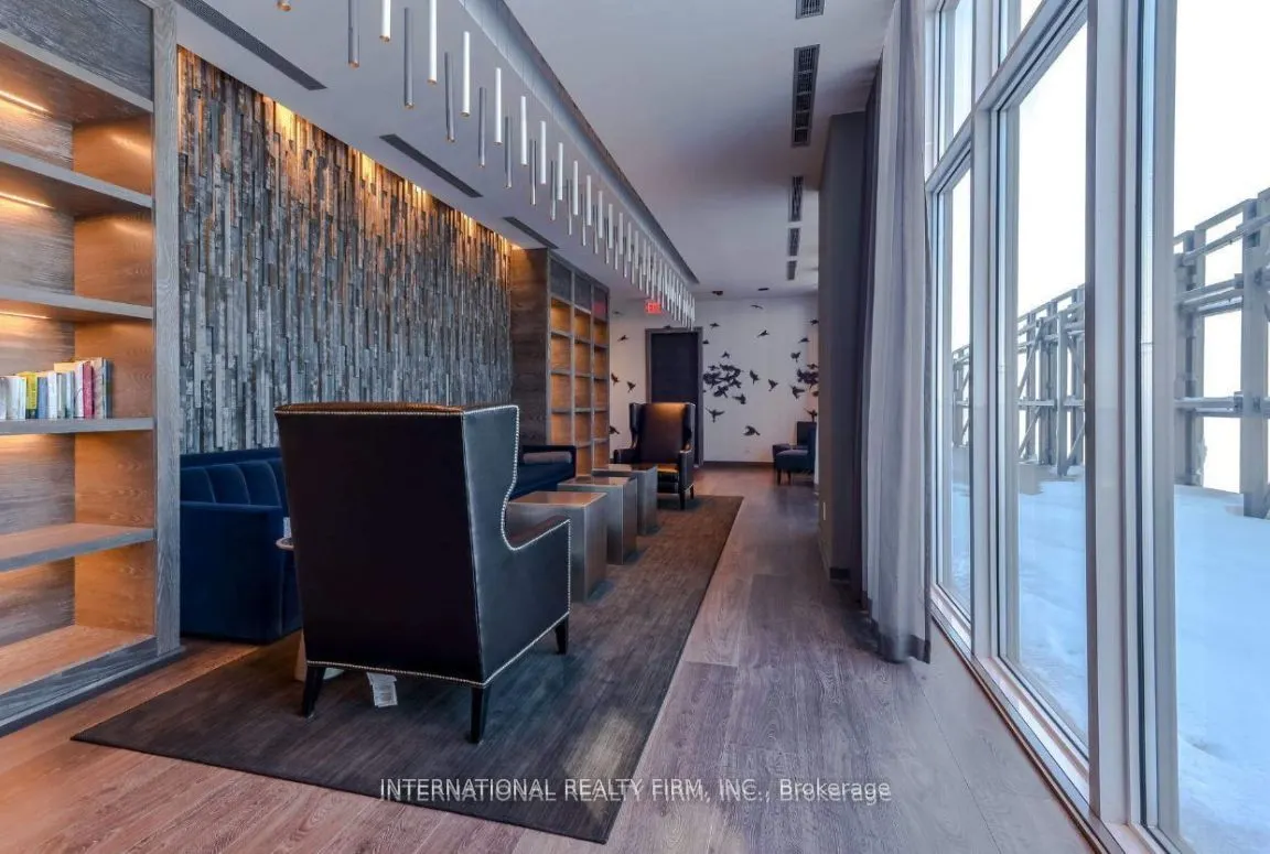 1080 Bay Street N, #4901