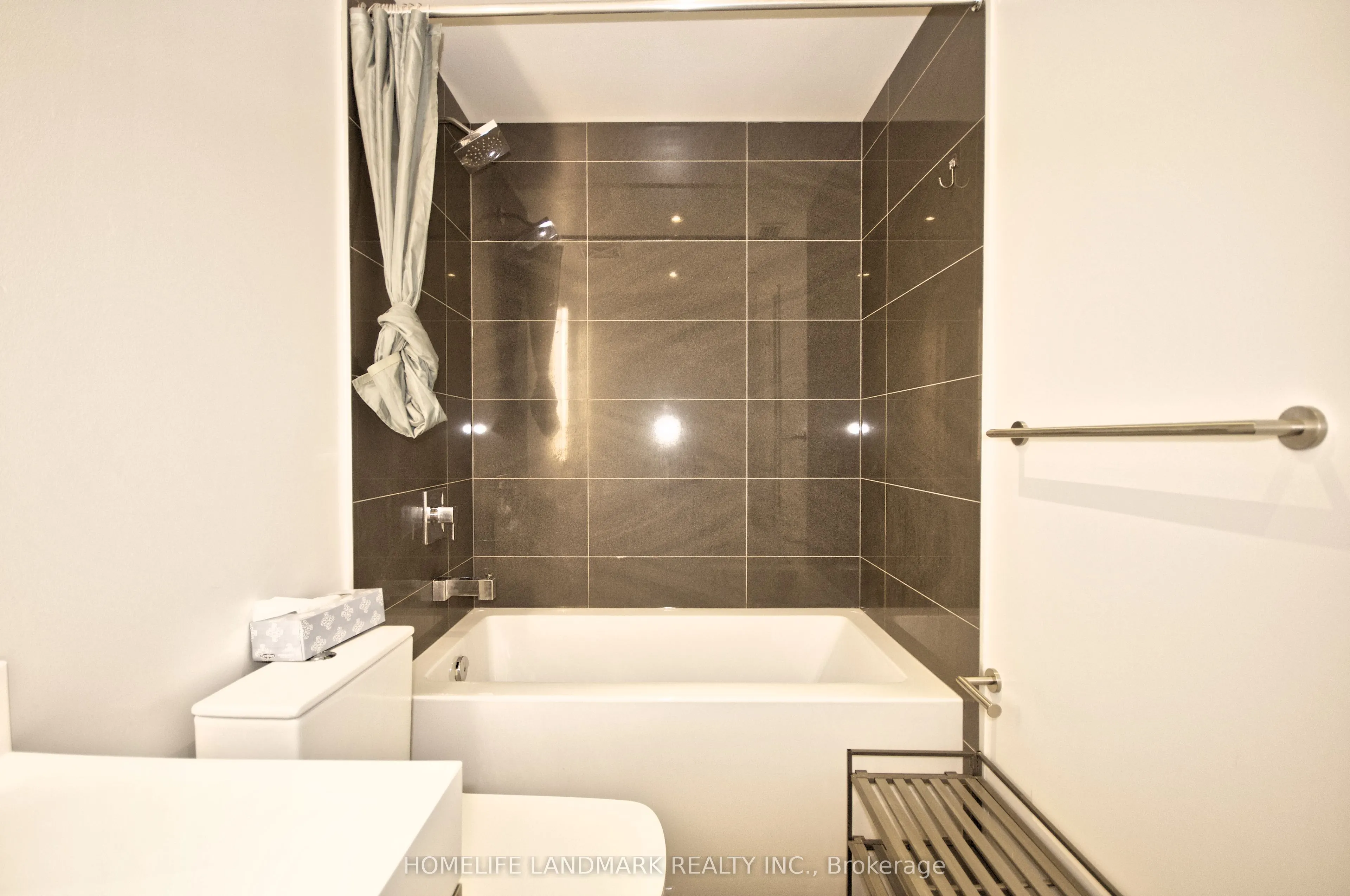 1 Yorkville Avenue, #1902