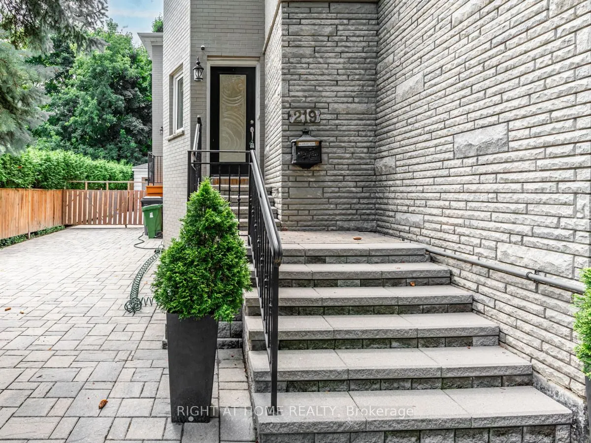 219 Briar Hill Avenue