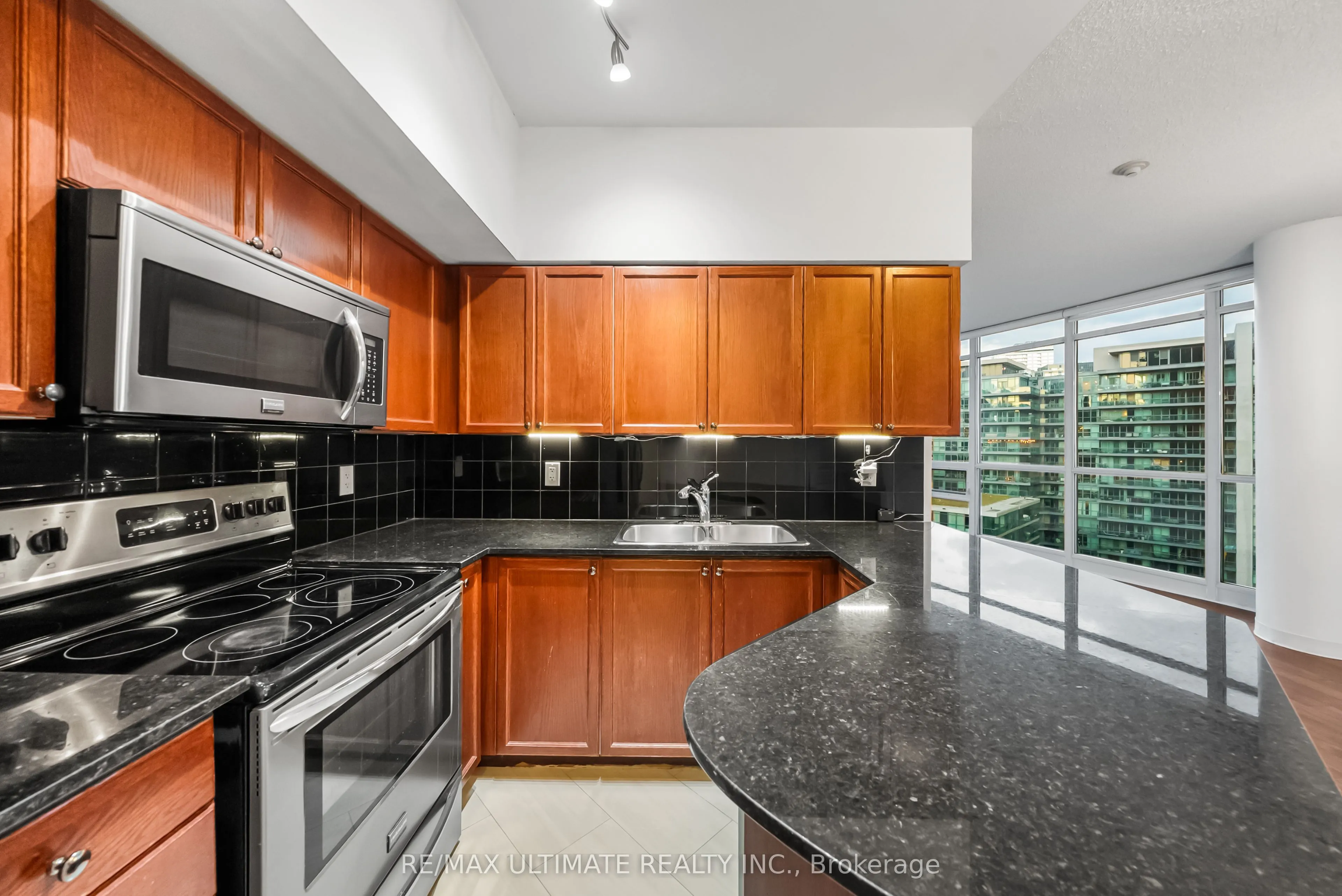 231 Fort York Boulevard, #1222