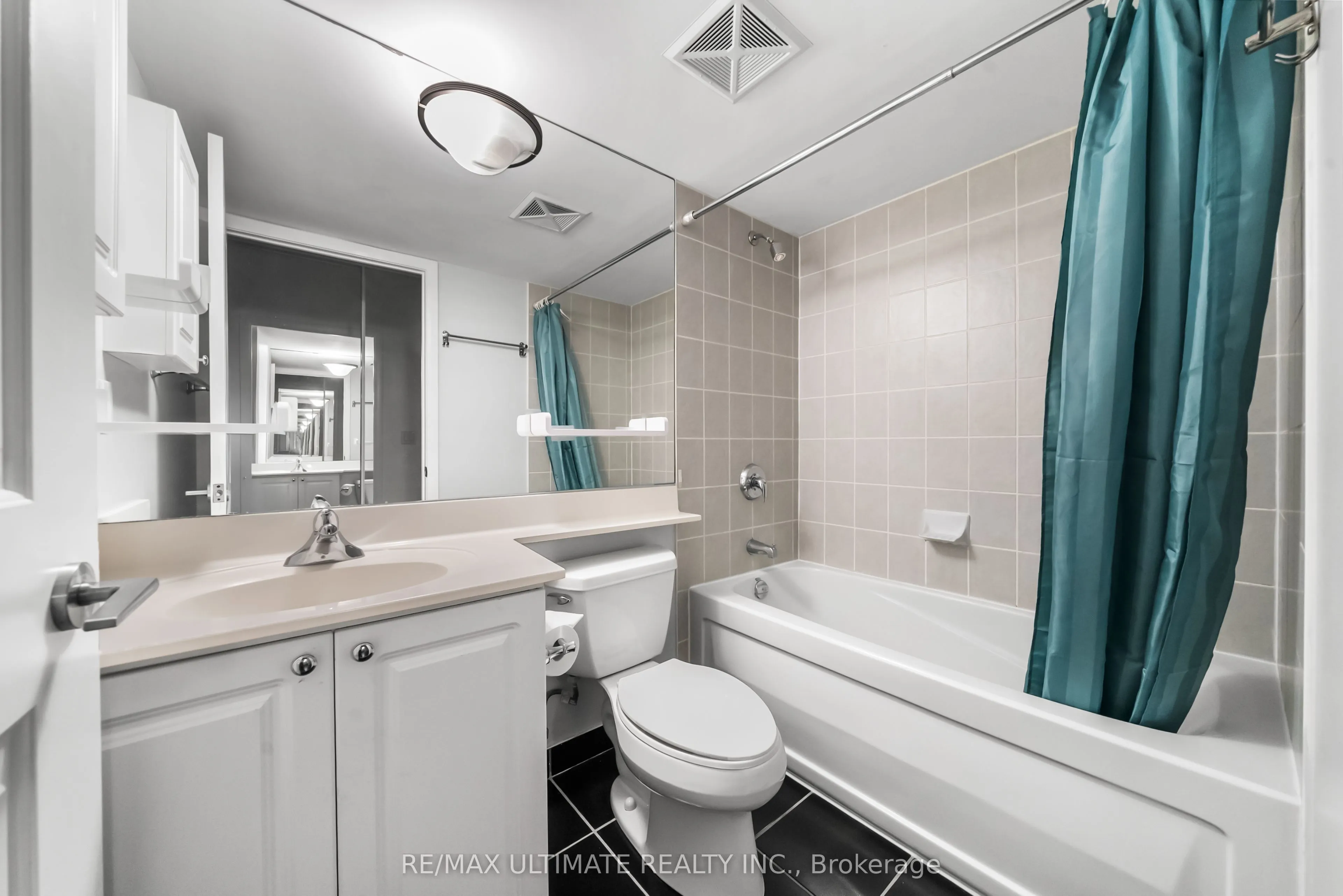 231 Fort York Boulevard, #1222