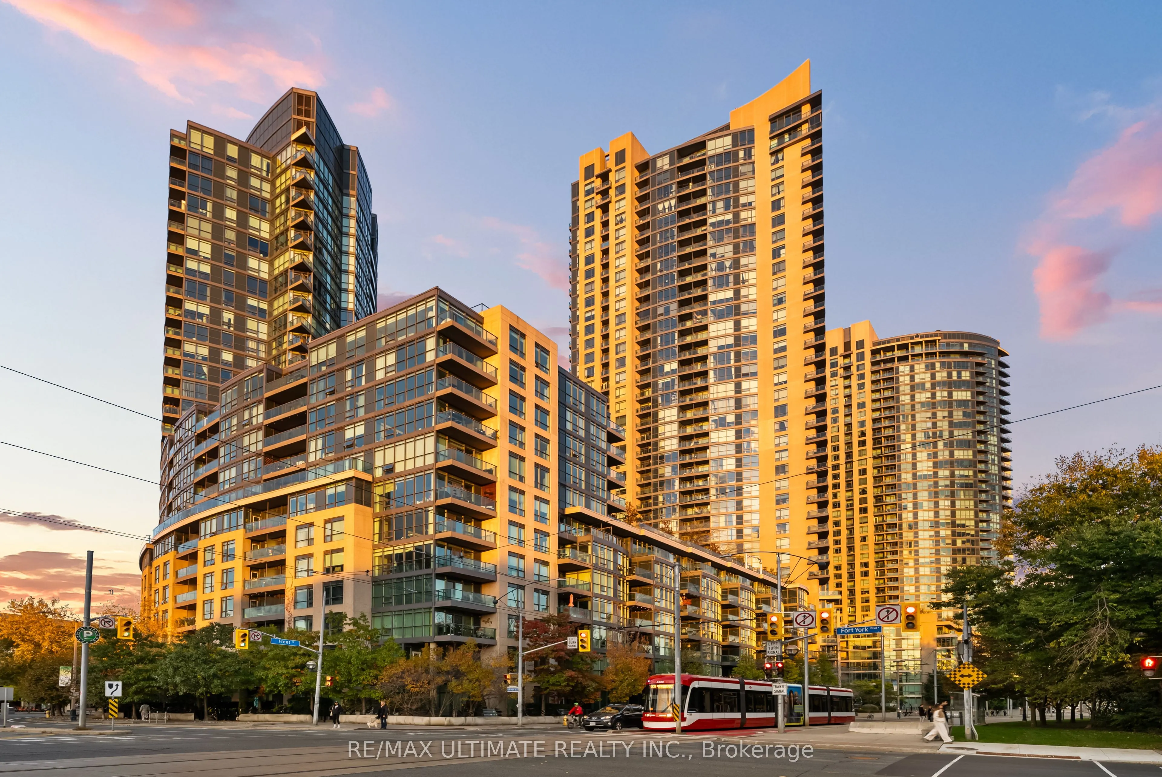 231 Fort York Boulevard, #1222