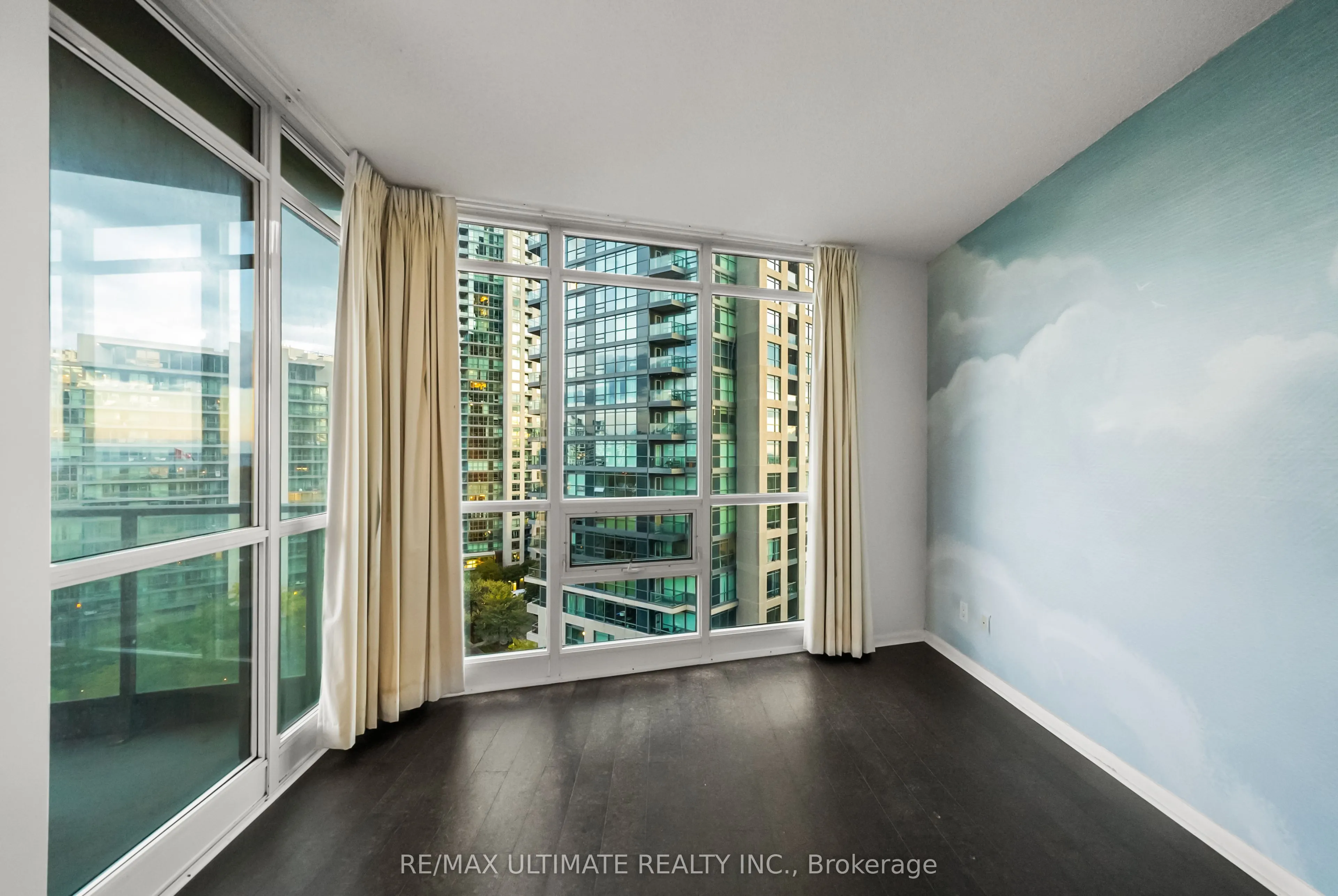 231 Fort York Boulevard, #1222