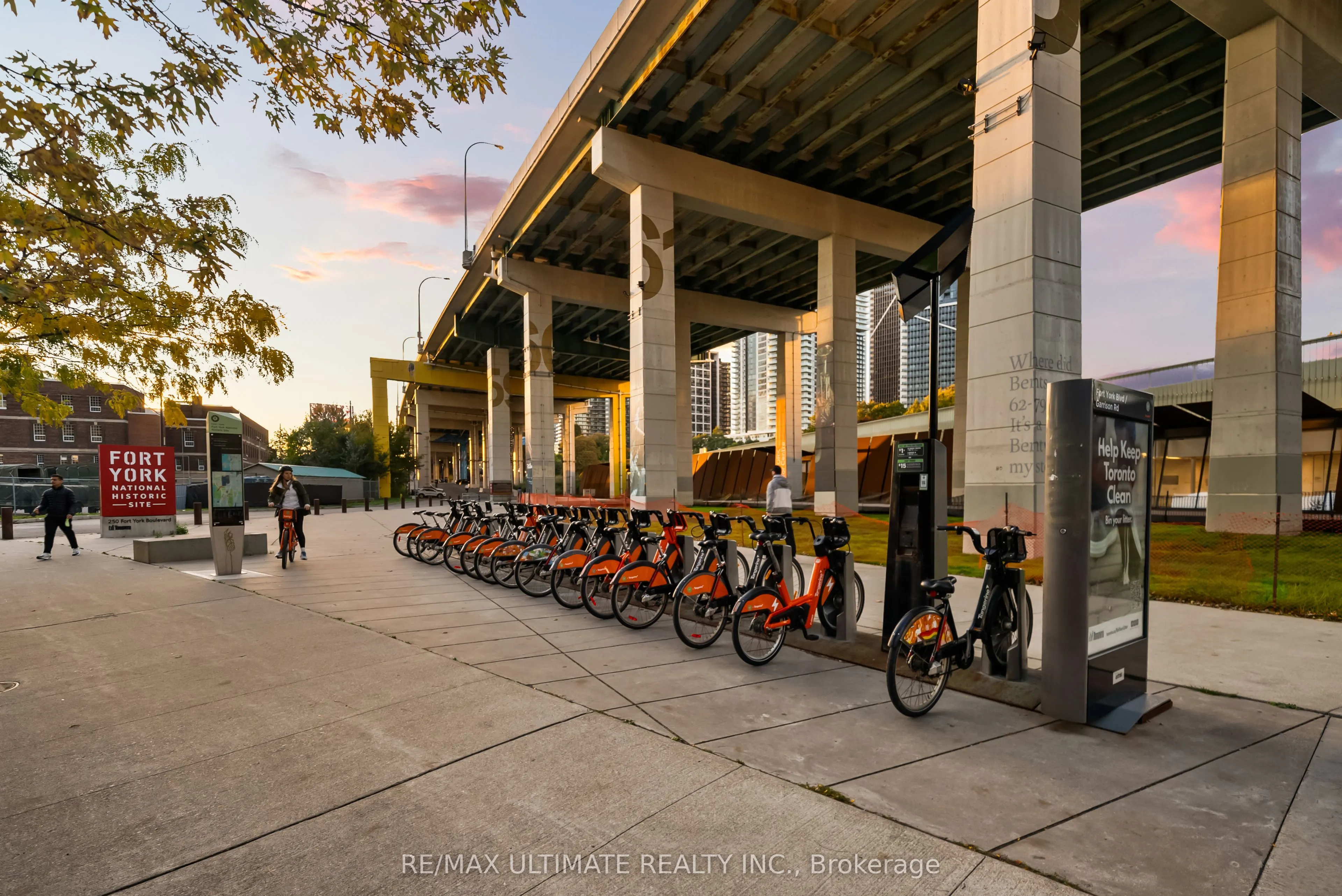 231 Fort York Boulevard, #1222