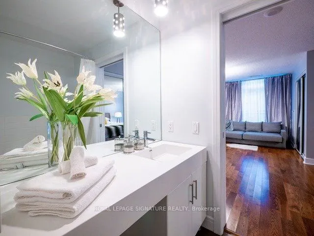 112 George Street, #Th101