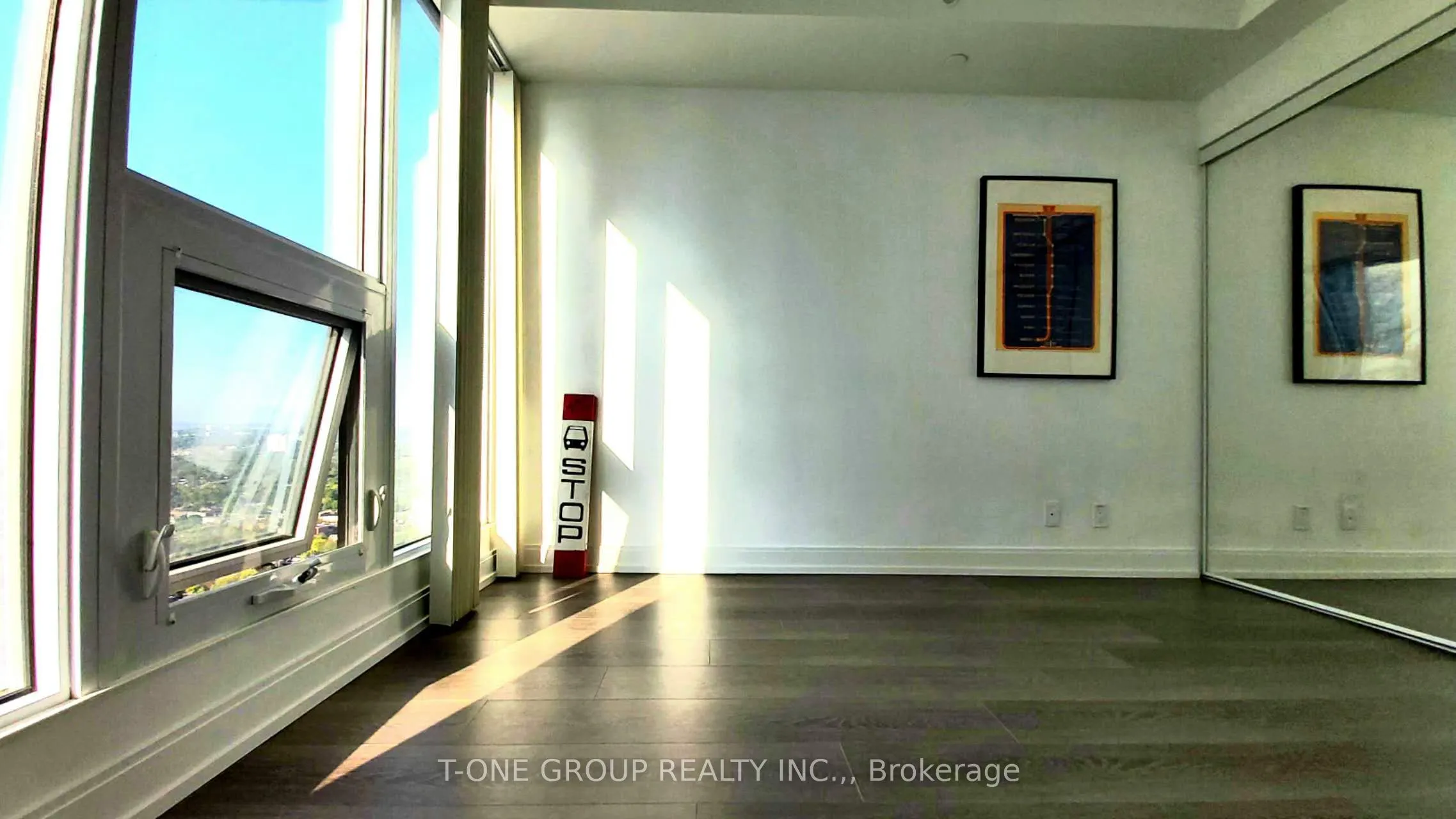 181 Dundas Street E, #4902