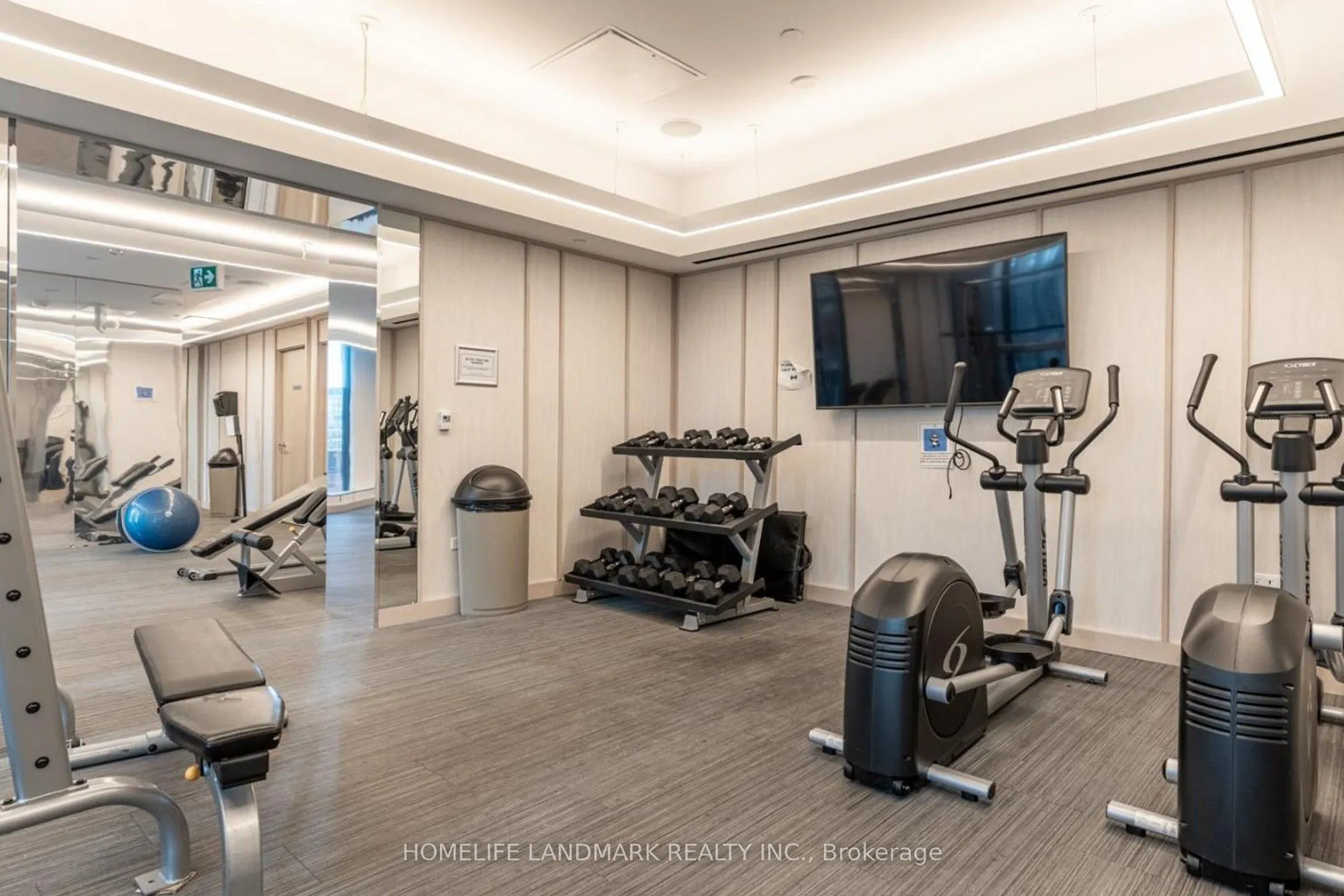 125 Blue Jays Way, #1602