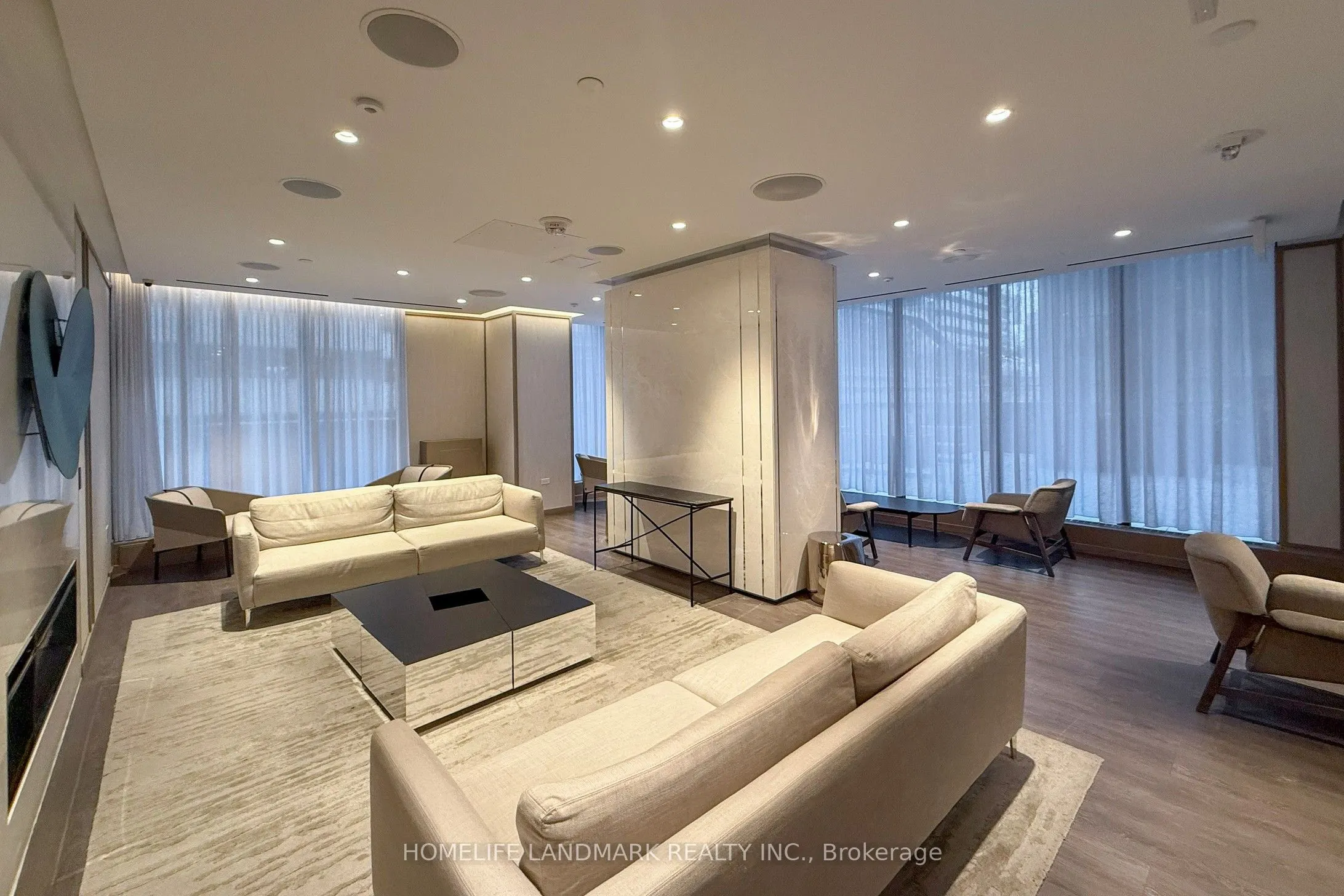 125 Blue Jays Way, #1602